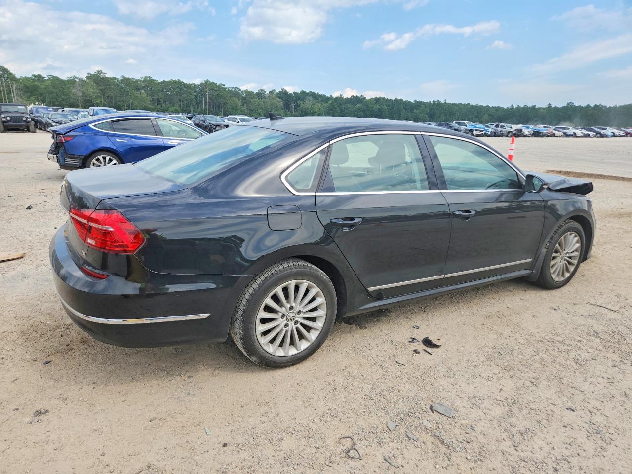 2016 Volkswagen Passat Se Черный vin: 1VWBS7A30GC024521