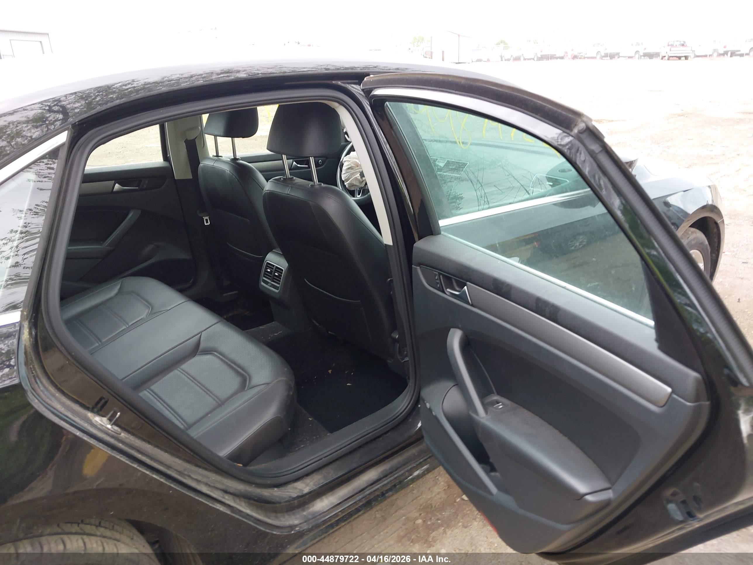 2014 Volkswagen Passat 1.8t Se Черный vin: 1VWBS7A31EC042250