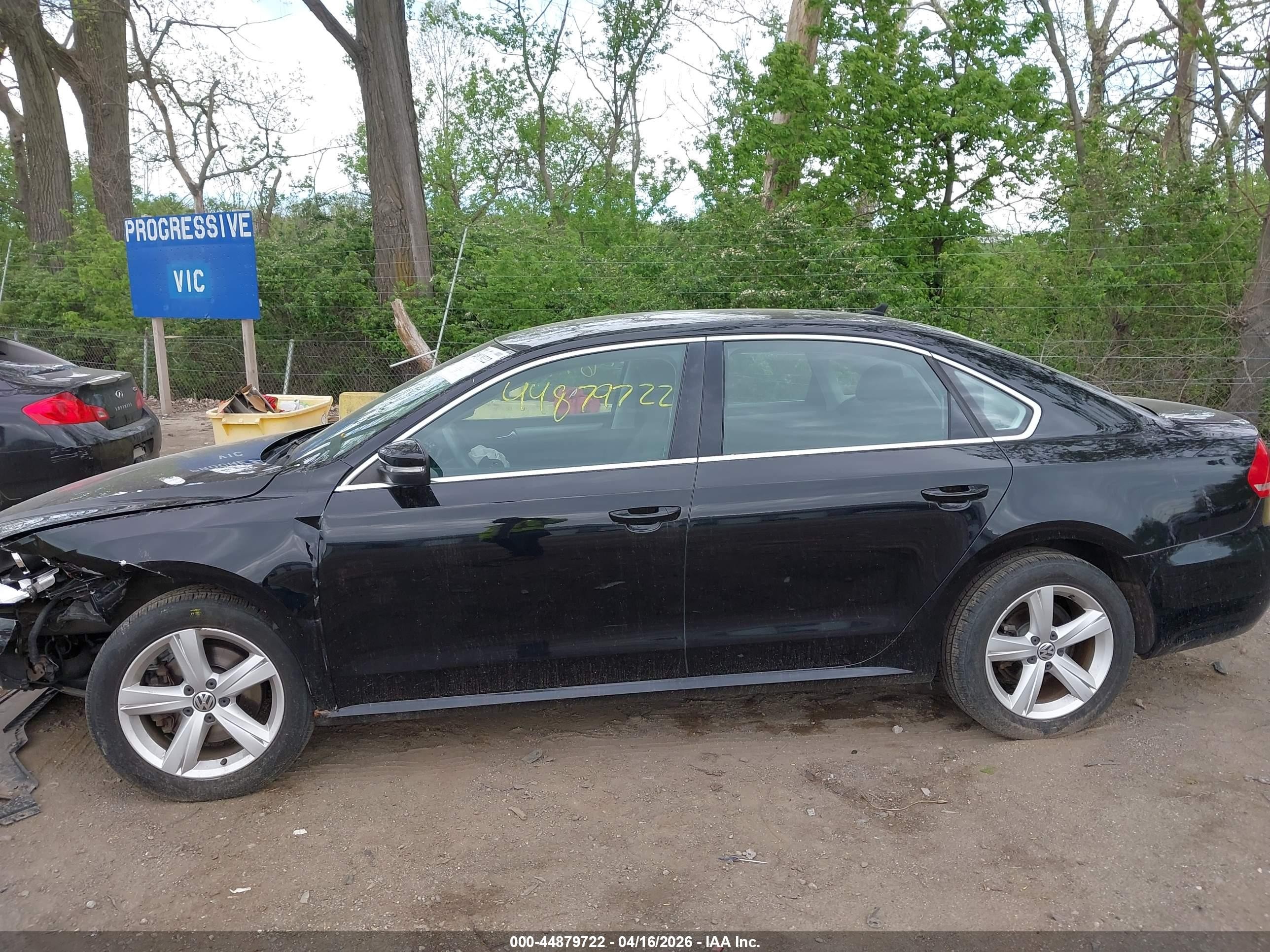 2014 Volkswagen Passat 1.8t Se Черный vin: 1VWBS7A31EC042250