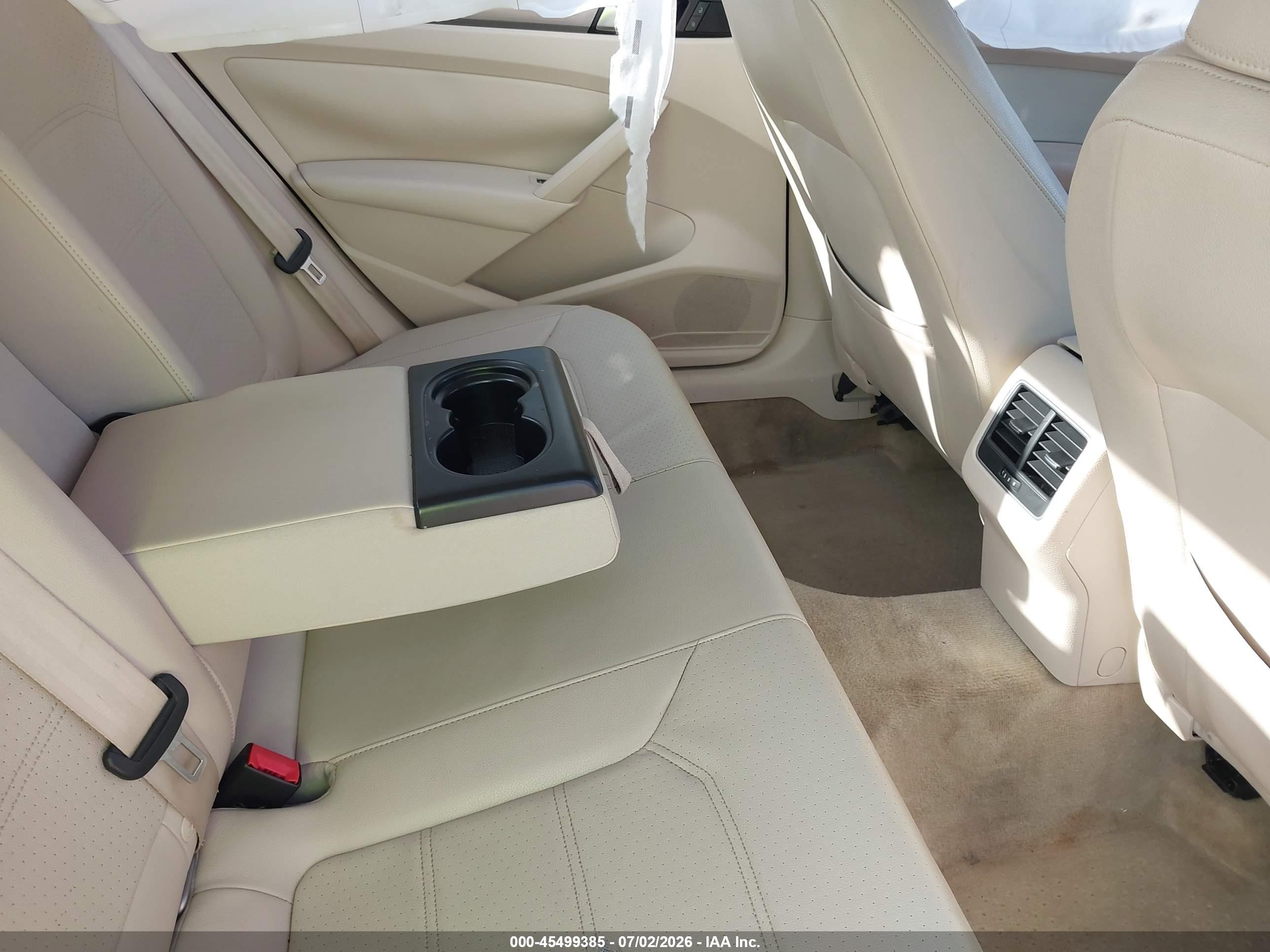 2014 Volkswagen Passat 1.8t Se Silver vin: 1VWBS7A31EC050963