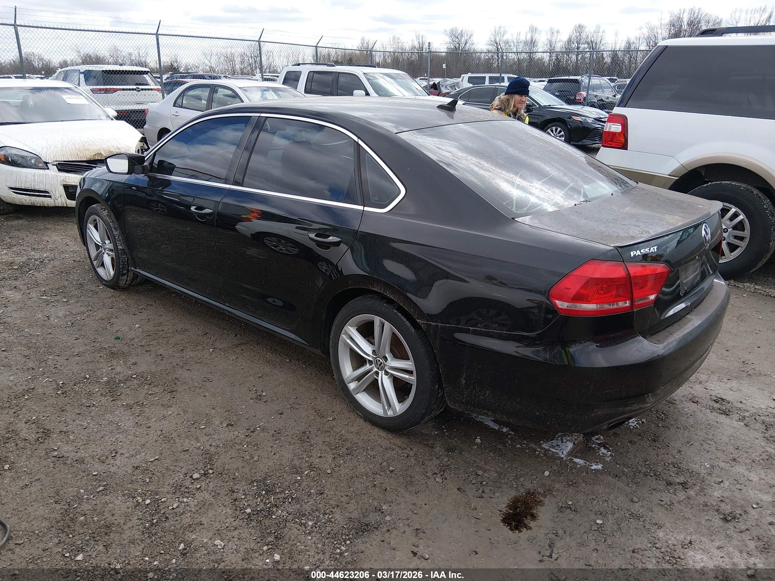 2014 Volkswagen Passat 1.8t Se Black vin: 1VWBS7A31EC069075