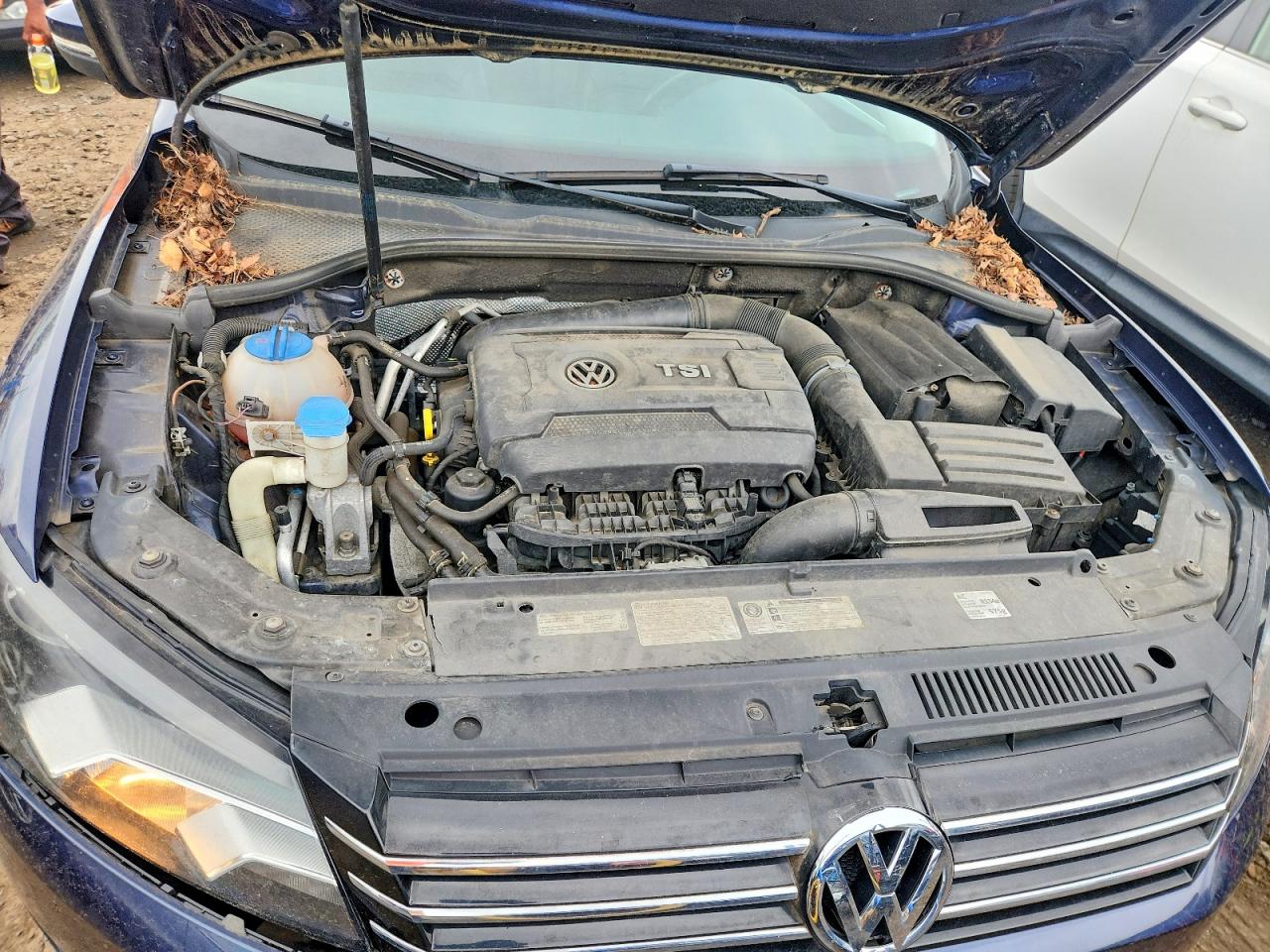 2014 Volkswagen Passat Se Blue vin: 1VWBS7A31EC070842
