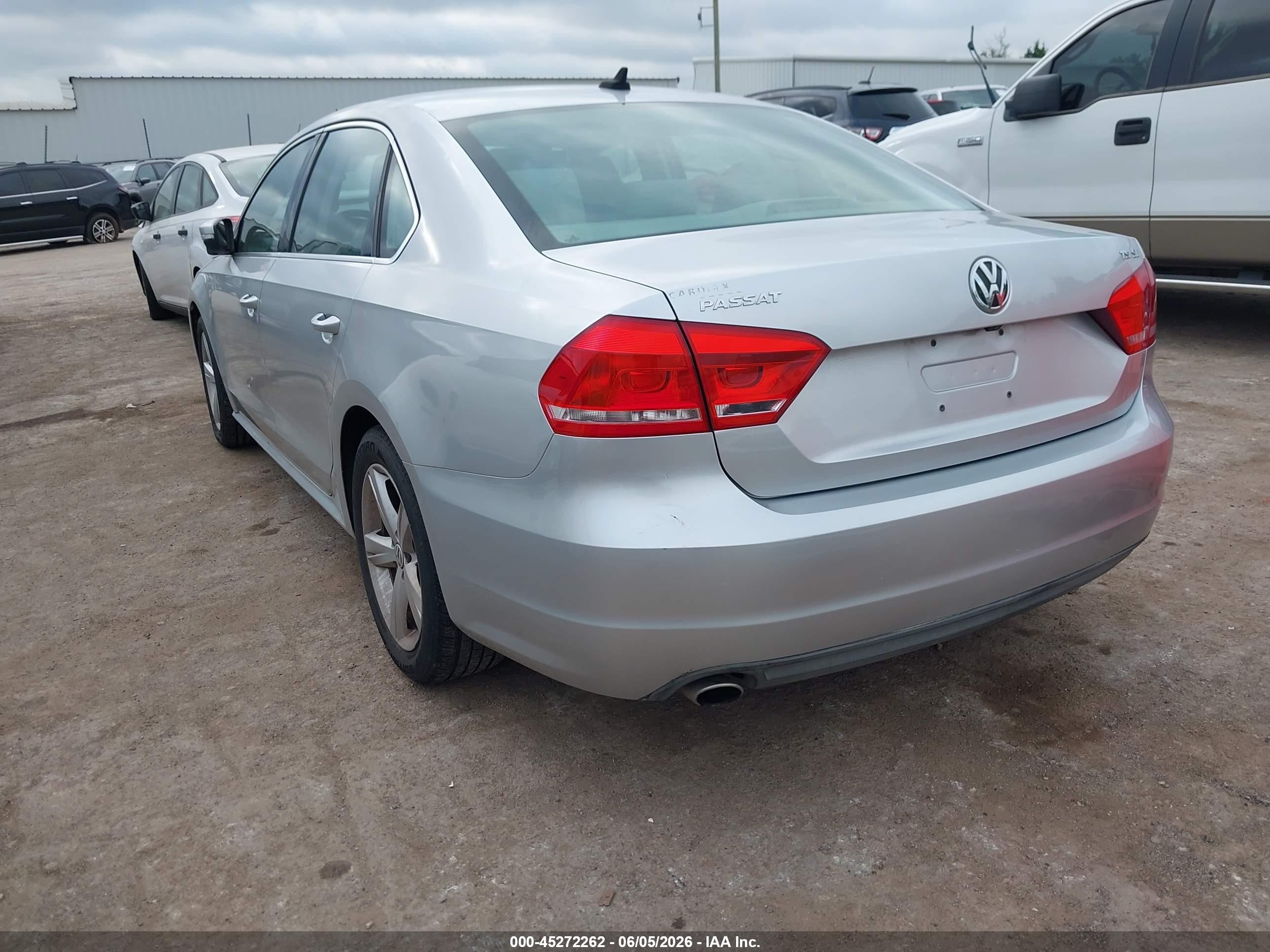 2014 Volkswagen Passat 1.8t Se Silver vin: 1VWBS7A31EC072655