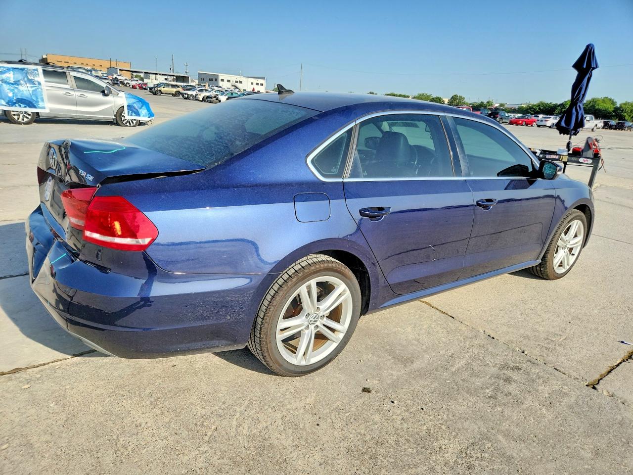 2014 Volkswagen Passat Se Blue vin: 1VWBS7A31EC073286