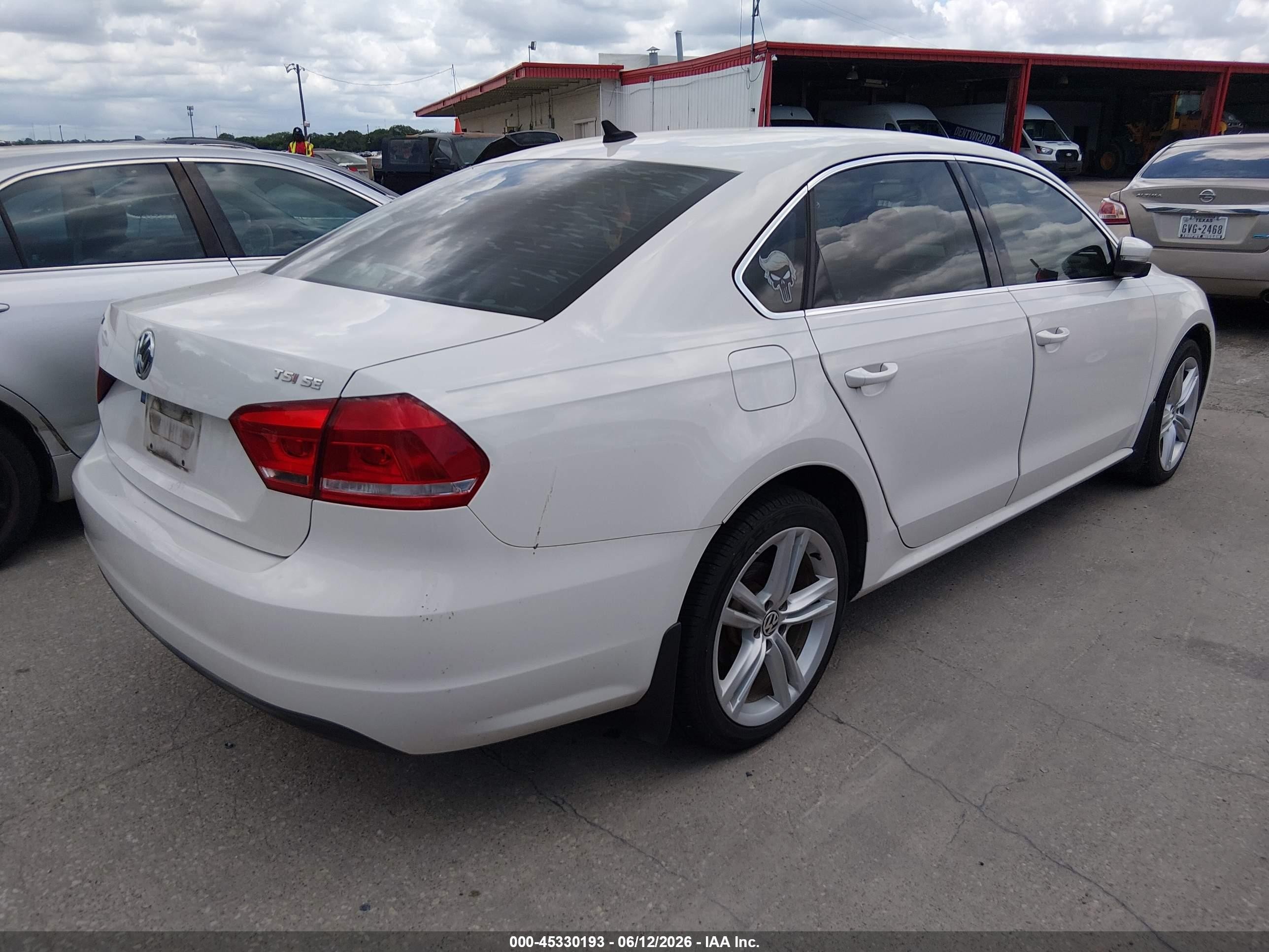 2014 Volkswagen Passat 1.8t Se Белый vin: 1VWBS7A31EC110272