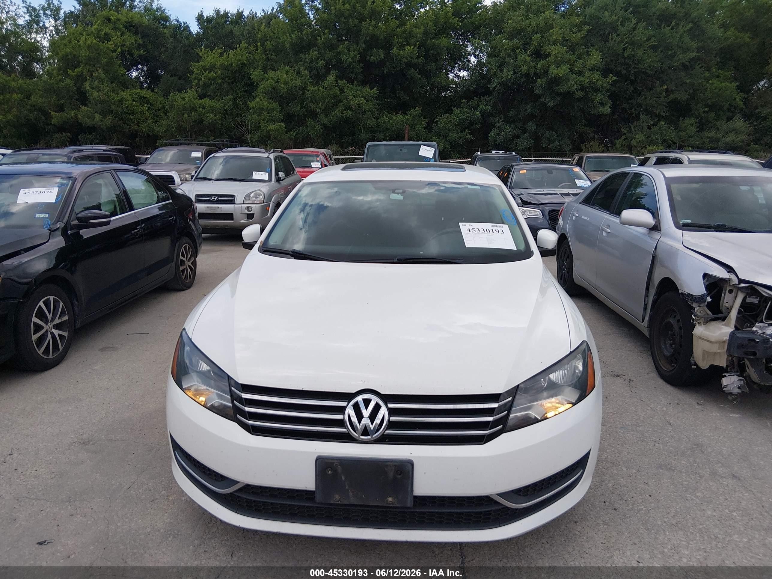 2014 Volkswagen Passat 1.8t Se Белый vin: 1VWBS7A31EC110272