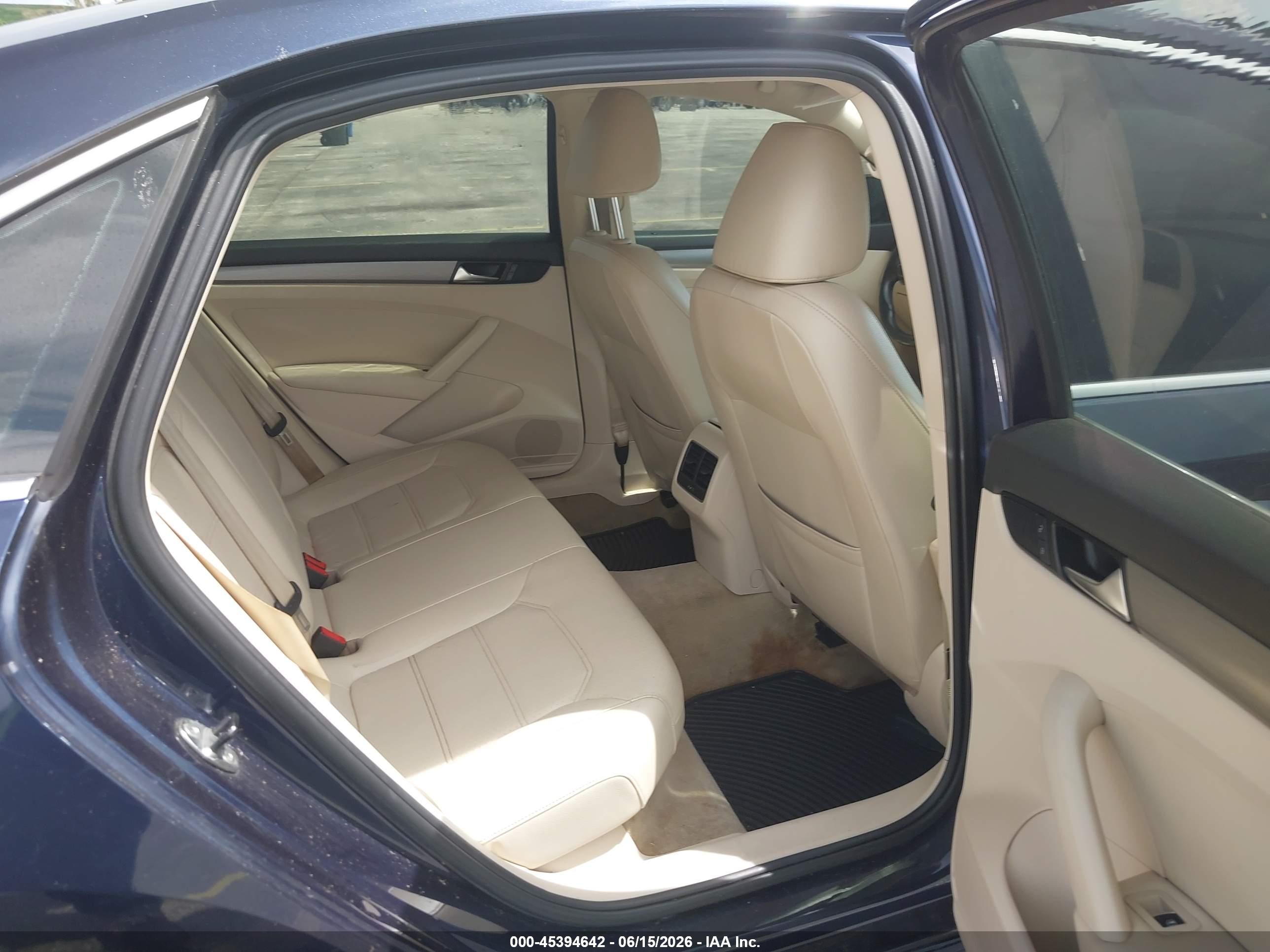 2014 Volkswagen Passat 1.8t Se Blue vin: 1VWBS7A31EC116573