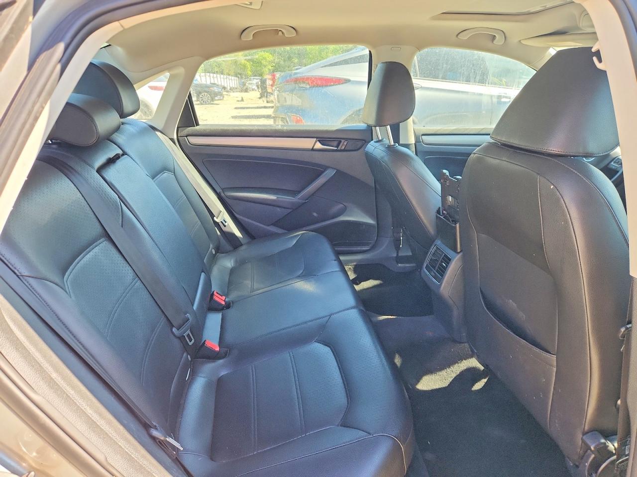 2014 Volkswagen Passat Se Gray vin: 1VWBS7A32EC046582