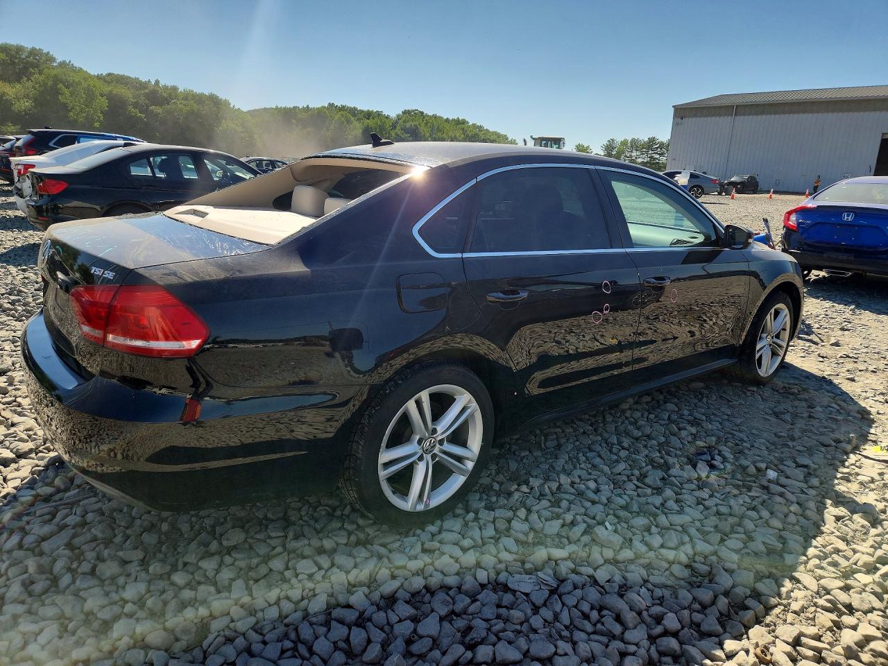 2014 Volkswagen Passat Se Black vin: 1VWBS7A32EC078822