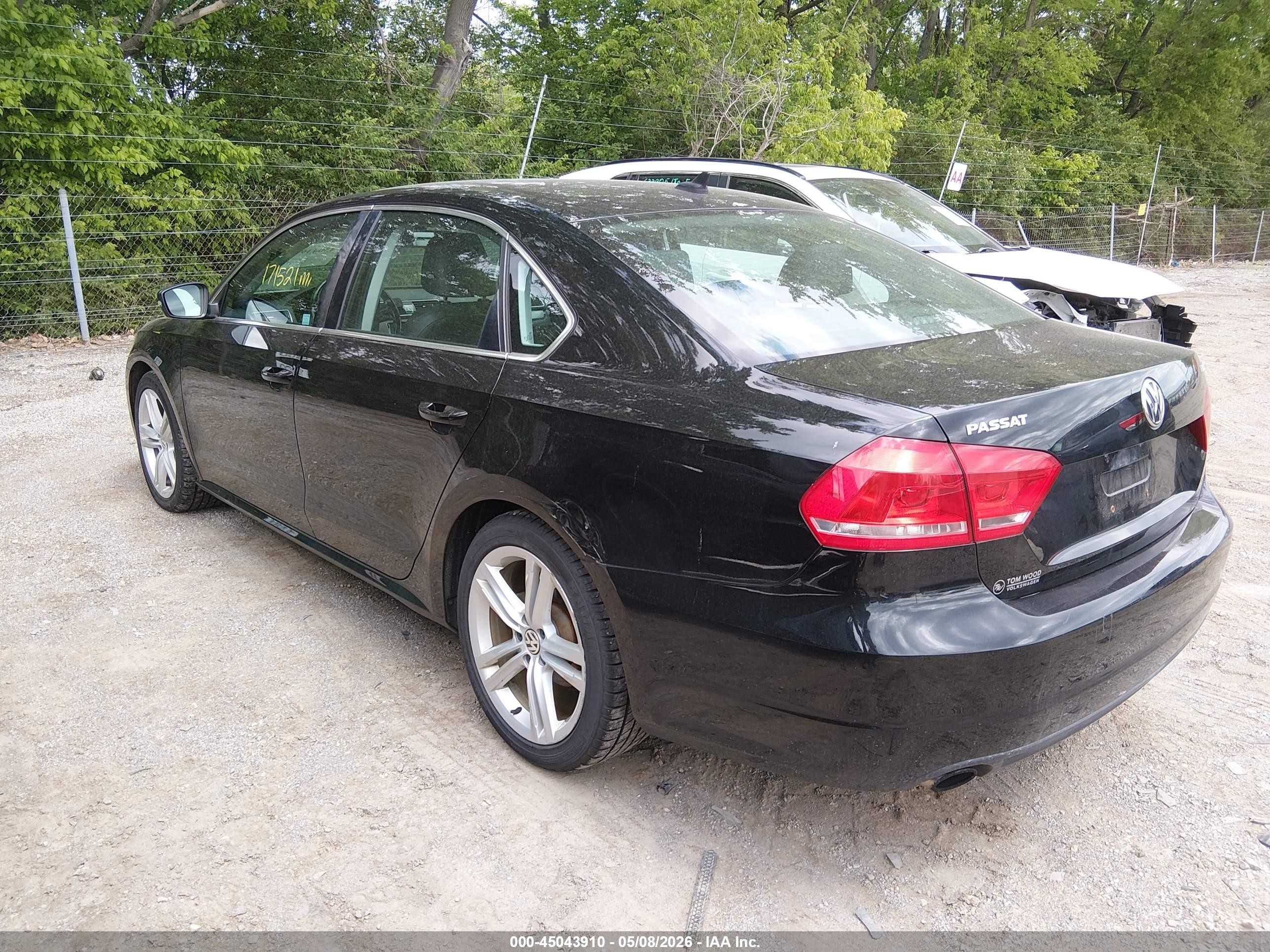 2014 Volkswagen Passat 1.8t Se Black vin: 1VWBS7A32EC119949