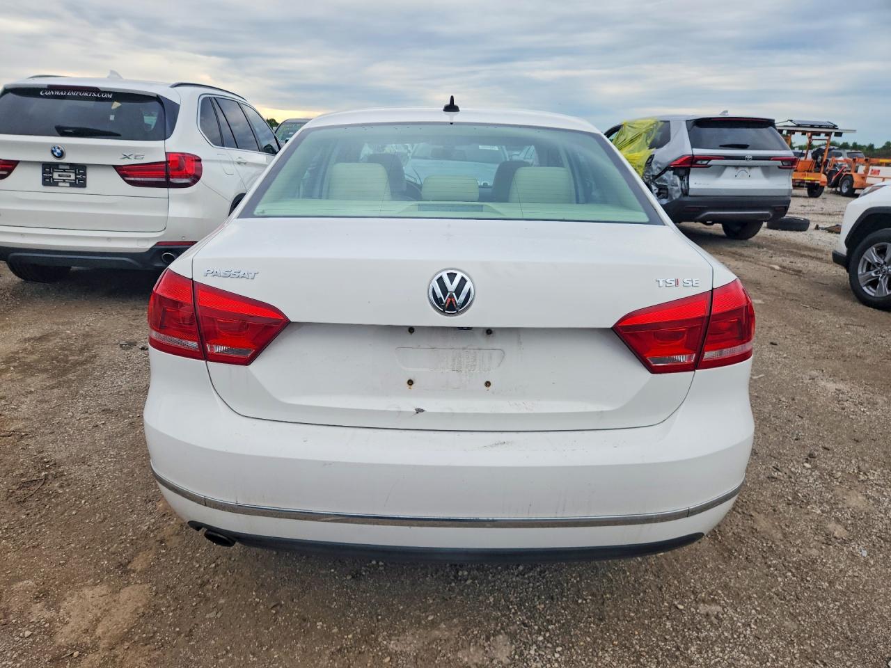 2015 Volkswagen Passat Se White vin: 1VWBS7A32FC005192