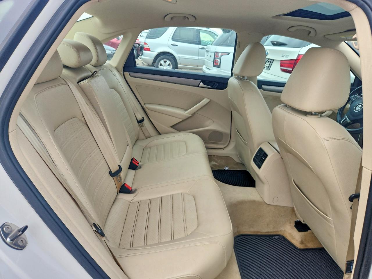 2015 Volkswagen Passat Se White vin: 1VWBS7A32FC005192