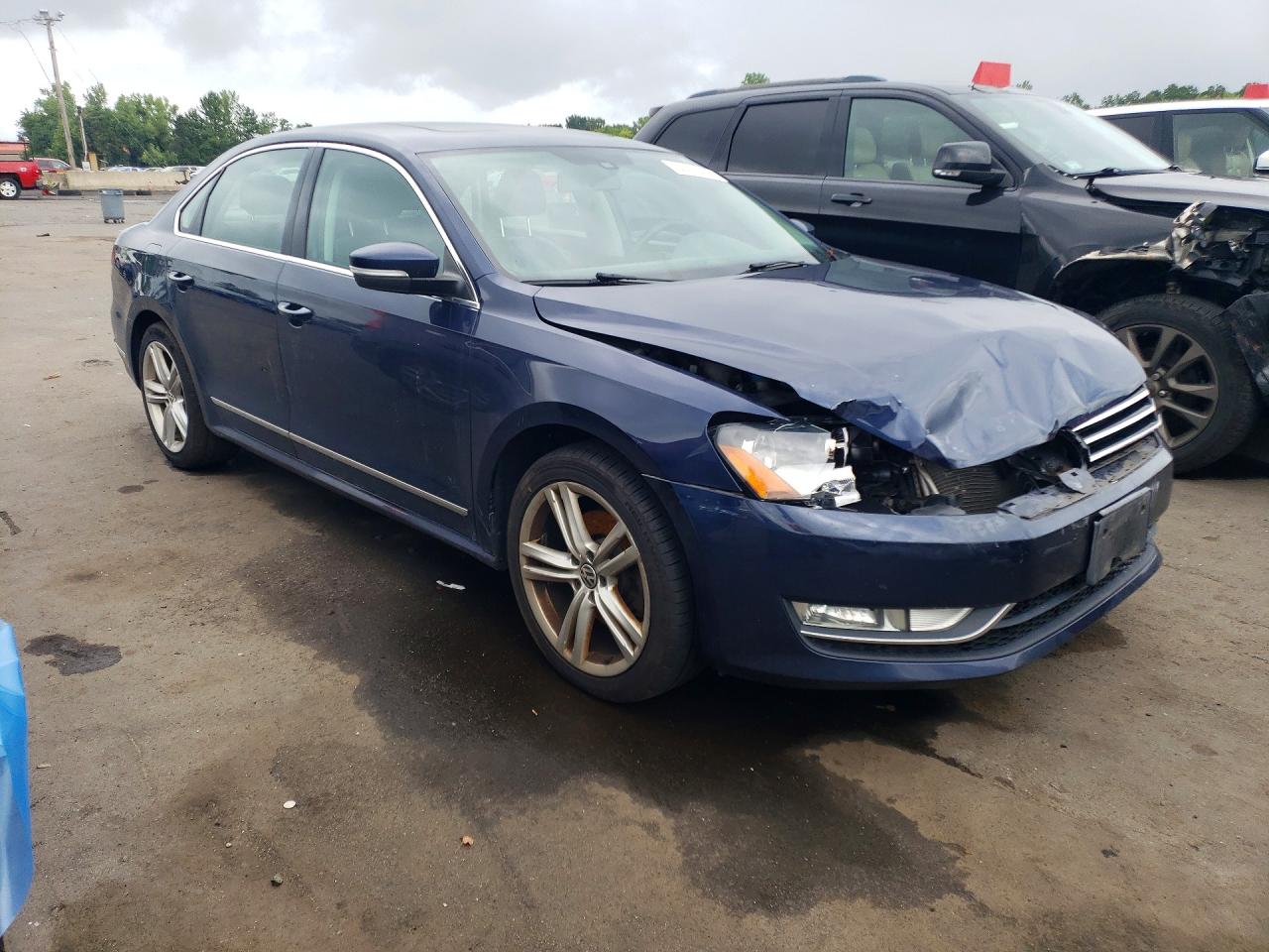 2015 Volkswagen Passat Se Blue vin: 1VWBS7A32FC043358