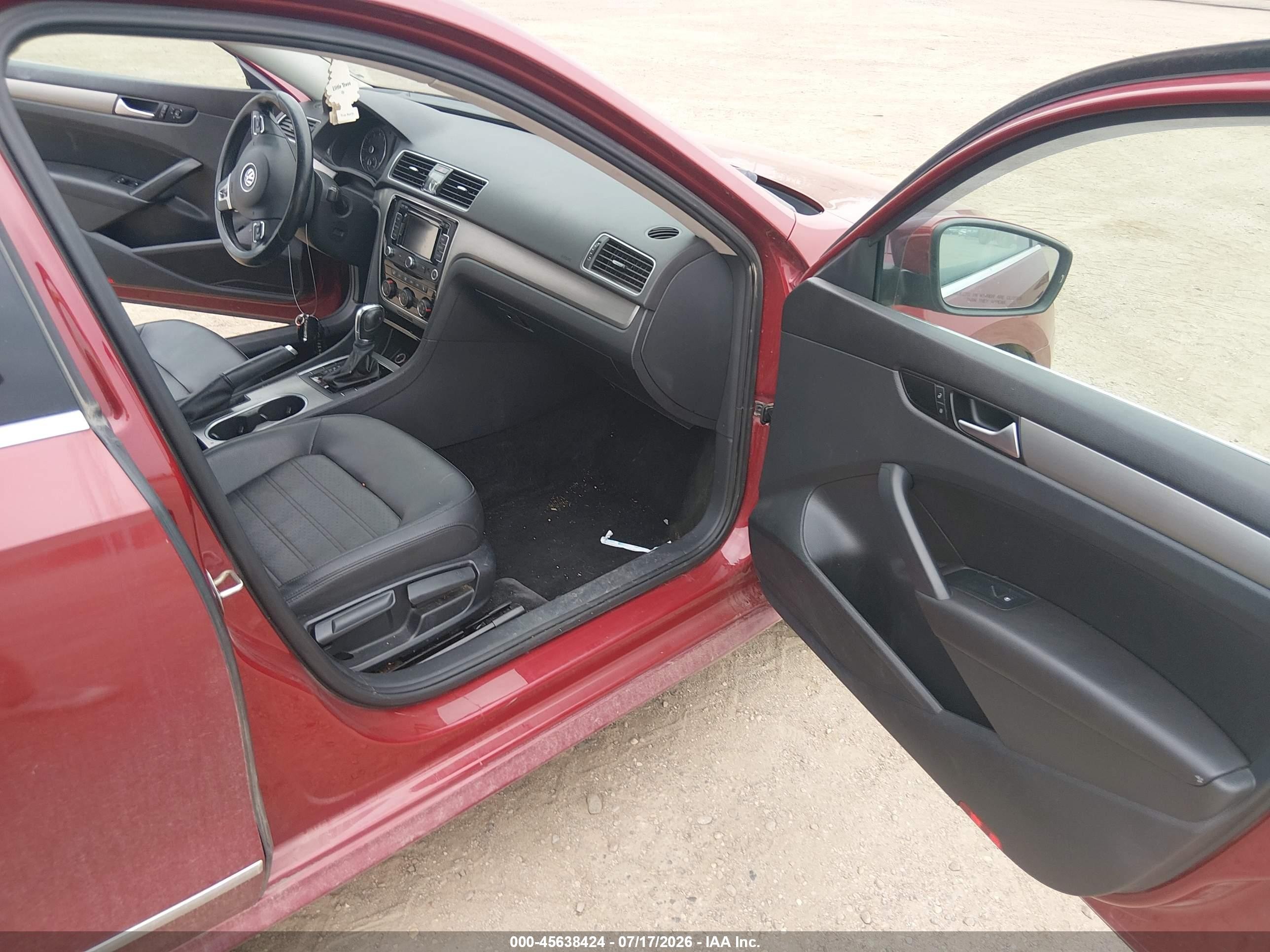 2015 Volkswagen Passat 1.8t Se Red vin: 1VWBS7A32FC072004