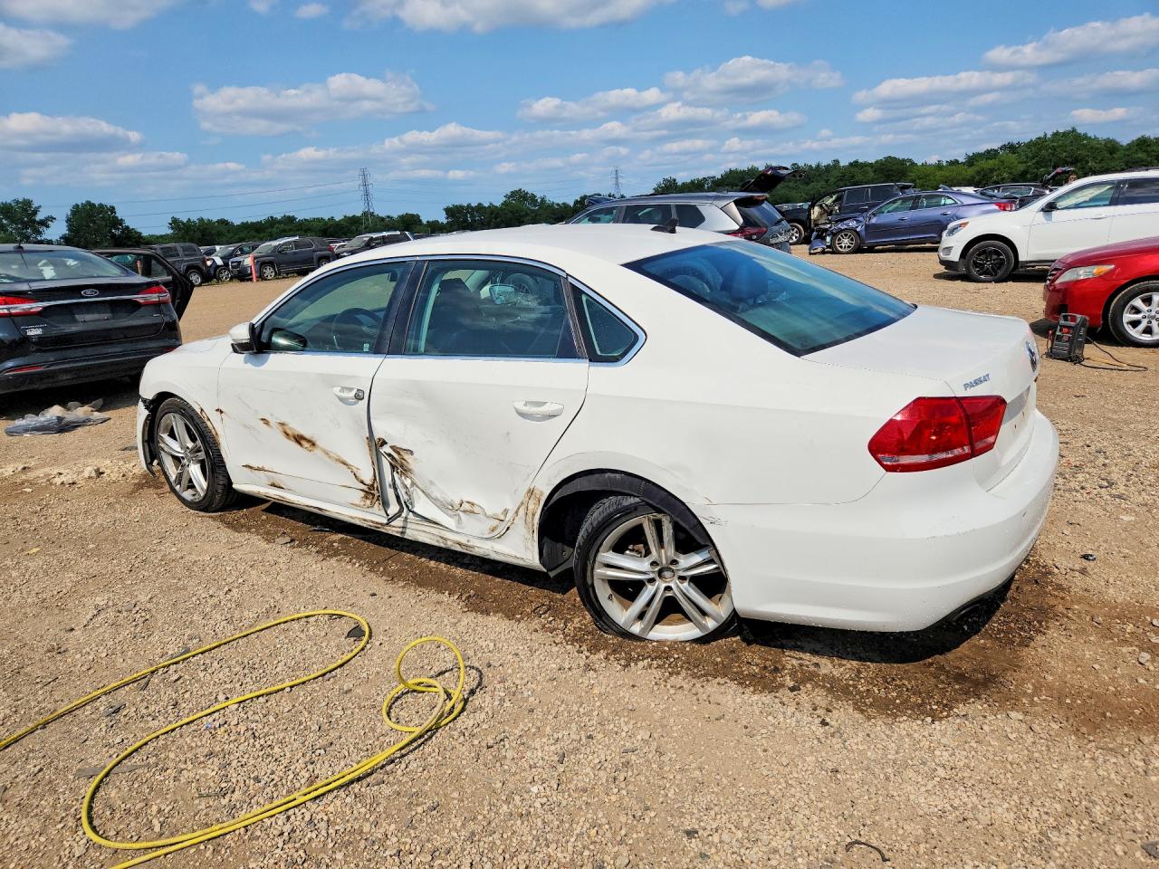 2014 Volkswagen Passat Se White vin: 1VWBS7A33EC053041
