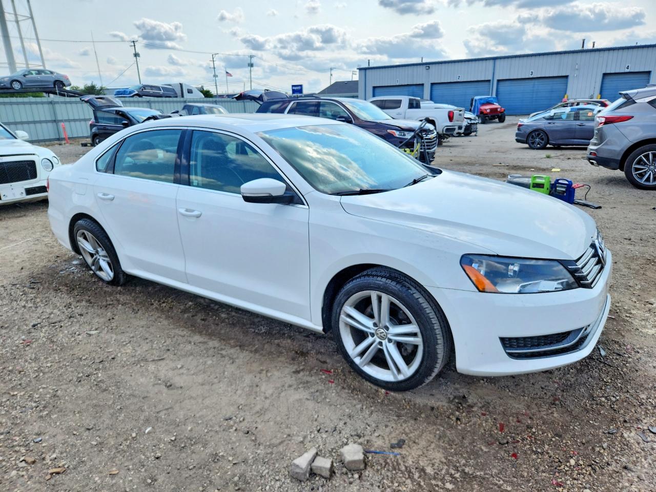 2014 Volkswagen Passat Se White vin: 1VWBS7A33EC053041