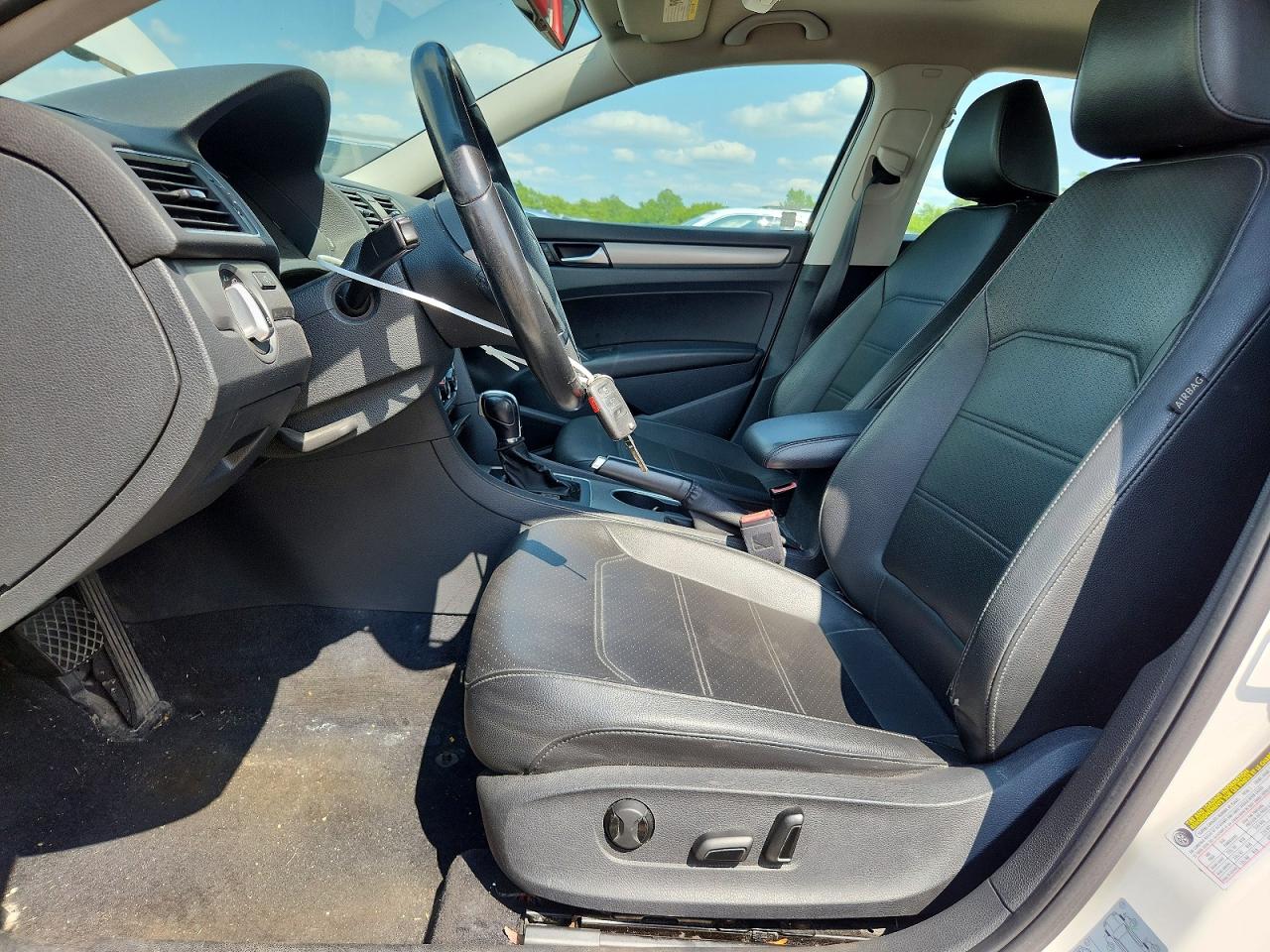 2014 Volkswagen Passat Se White vin: 1VWBS7A33EC053041