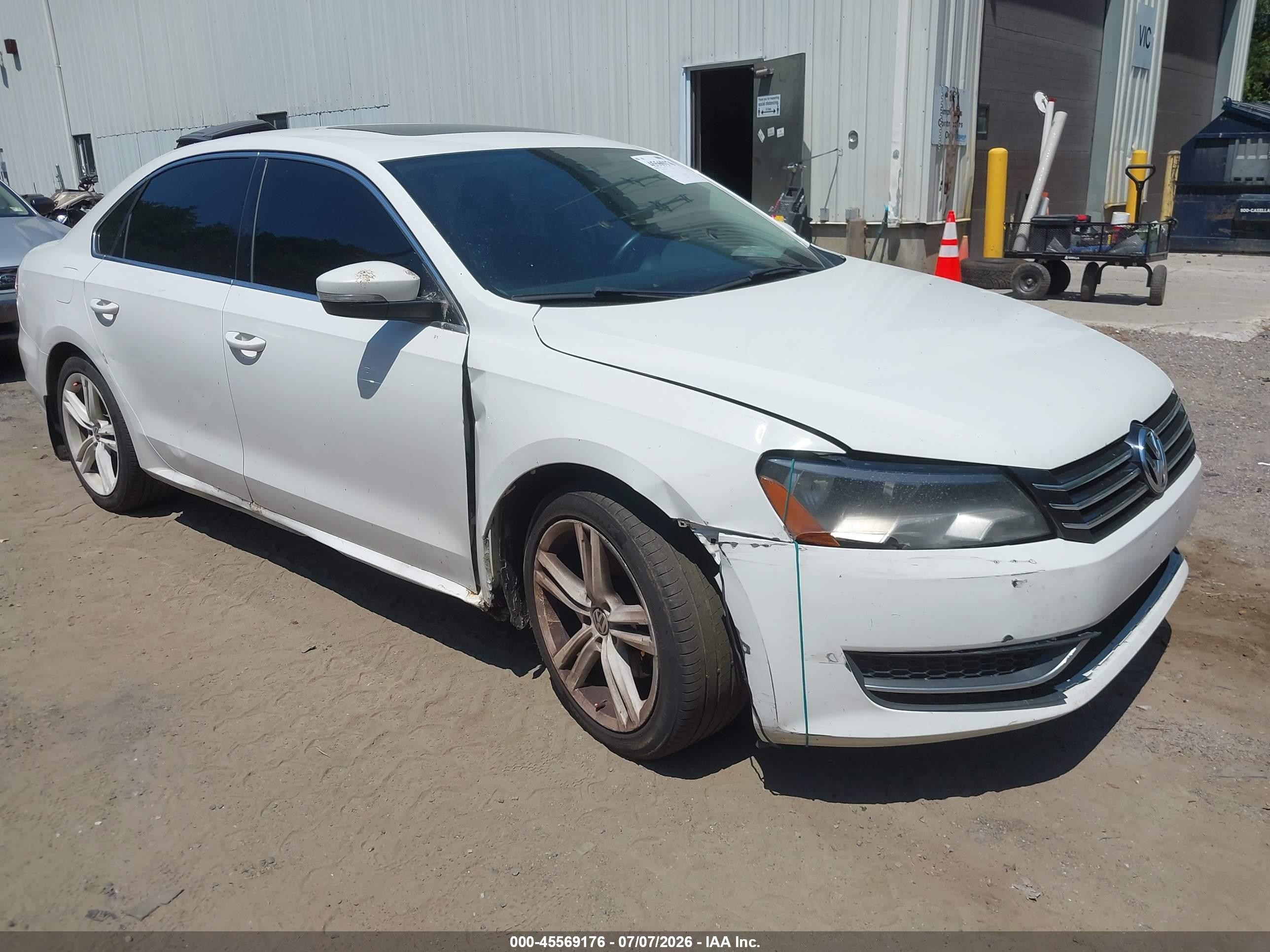 2014 Volkswagen Passat 1.8t Se White vin: 1VWBS7A33EC060216