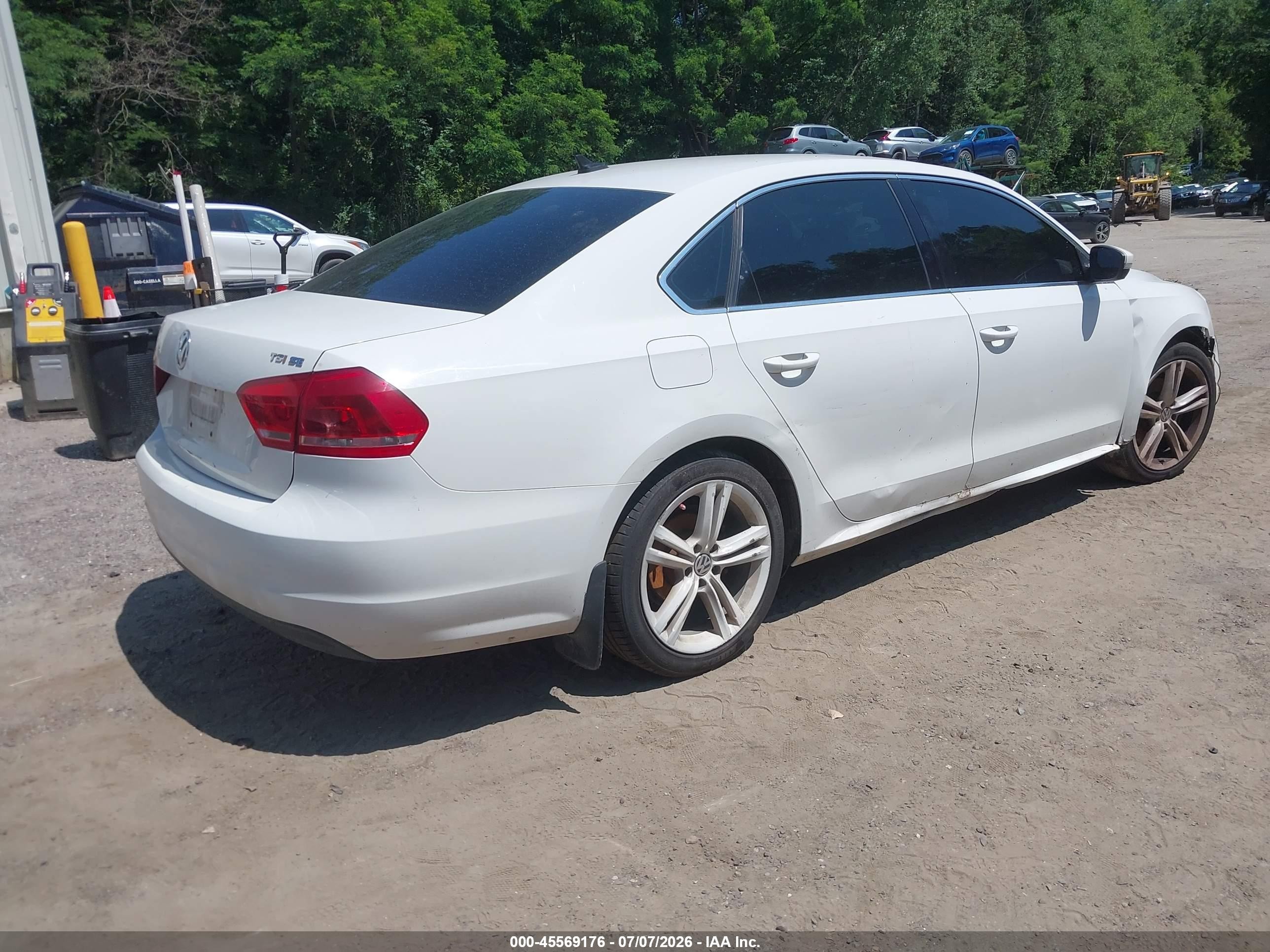 2014 Volkswagen Passat 1.8t Se White vin: 1VWBS7A33EC060216