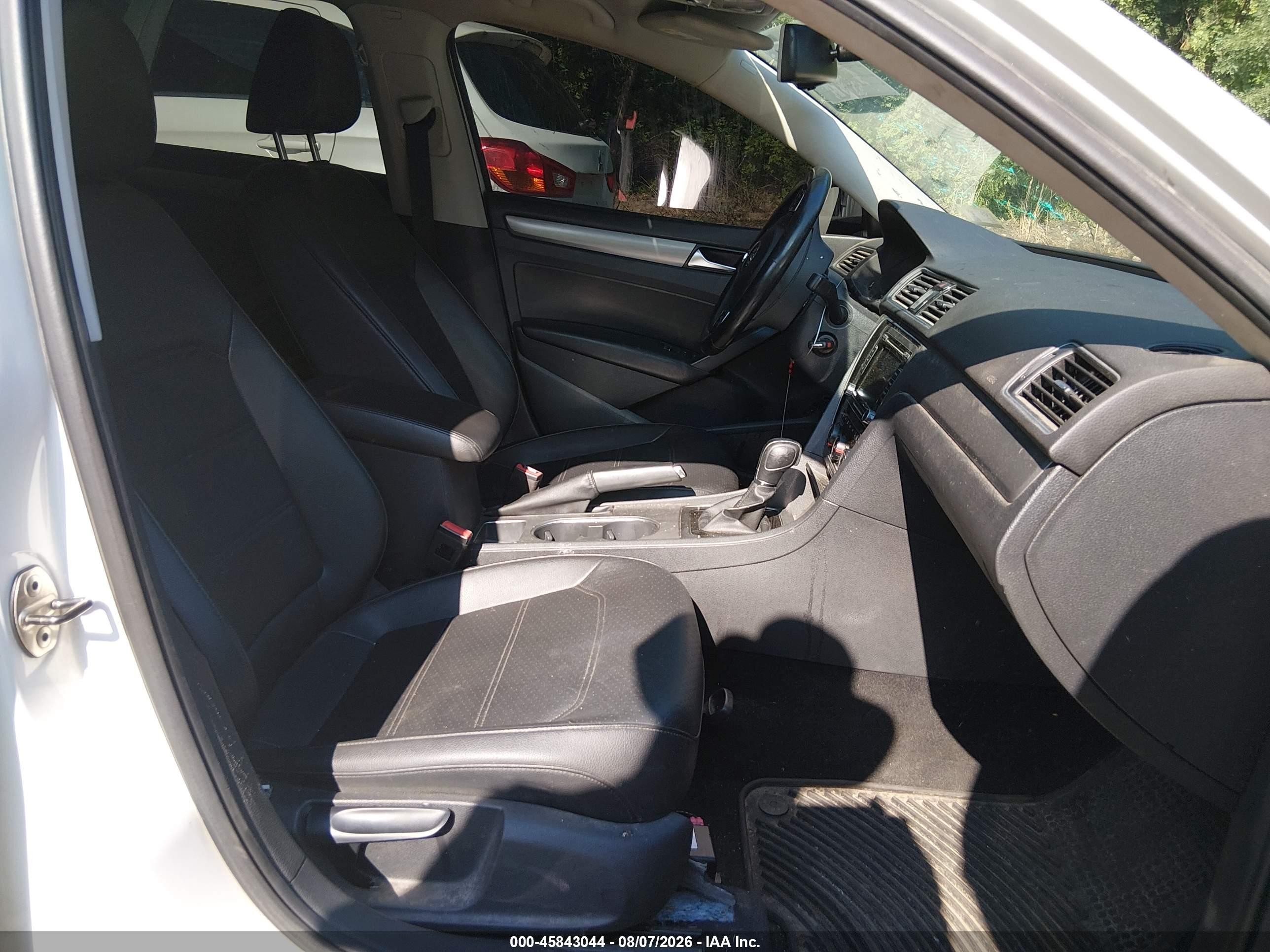 2014 Volkswagen Passat 1.8t Se White vin: 1VWBS7A33EC060216