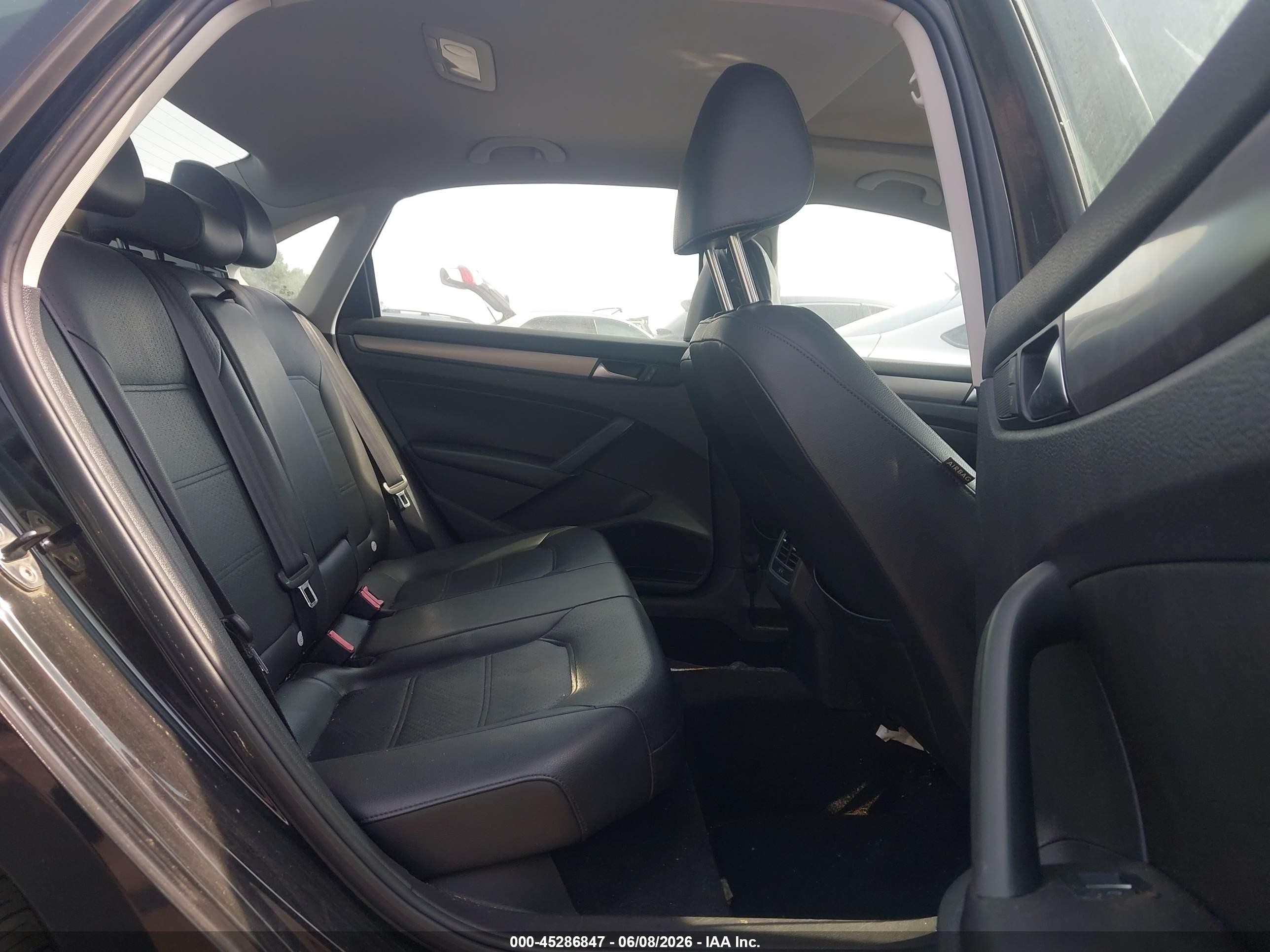 2014 Volkswagen Passat 1.8t Se Черный vin: 1VWBS7A33EC065559