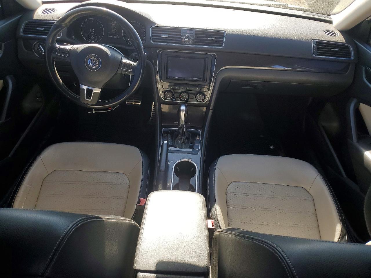 2014 Volkswagen Passat Se Белый vin: 1VWBS7A33EC115361