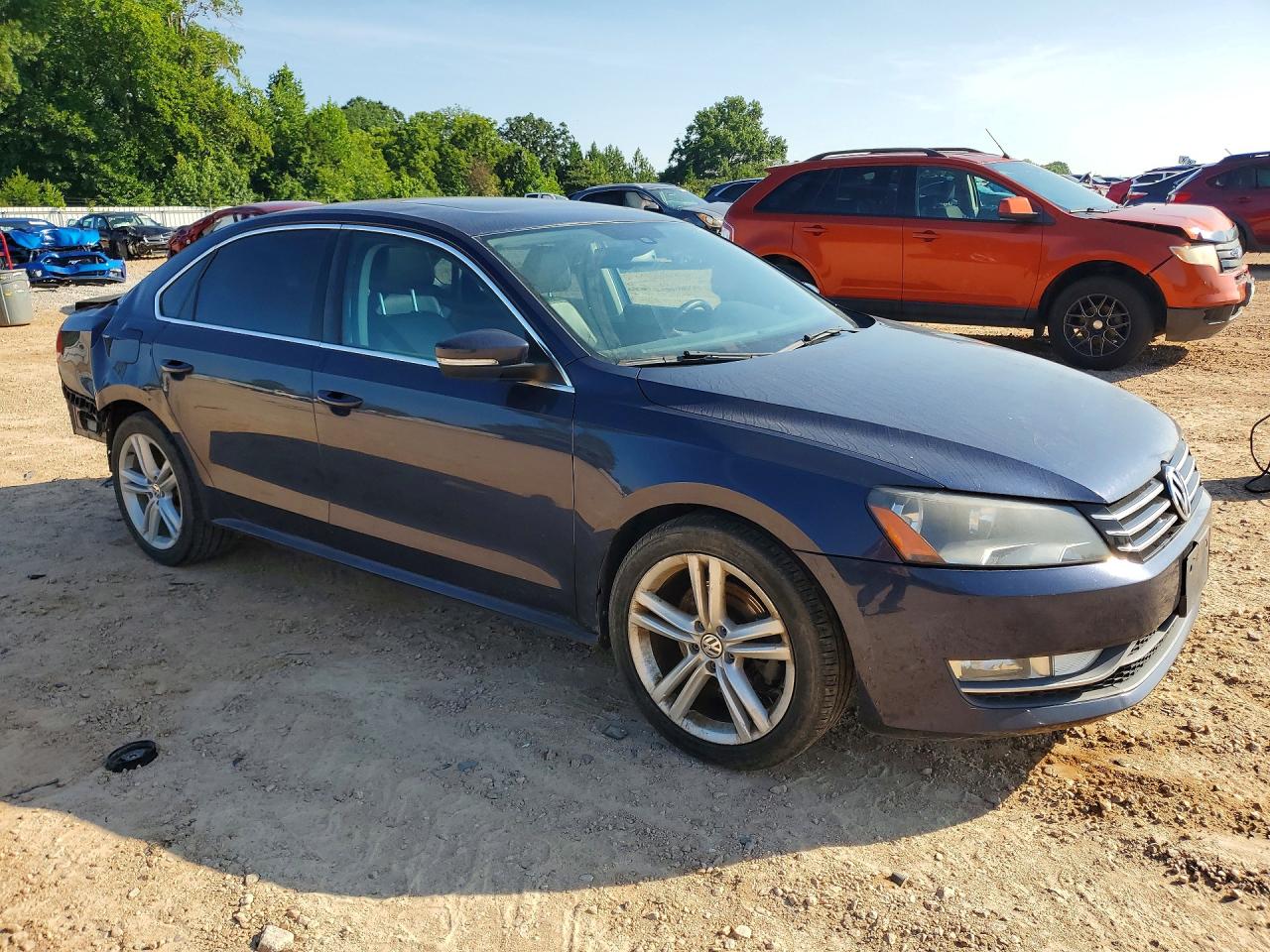 2014 Volkswagen Passat Se Blue vin: 1VWBS7A34EC054604