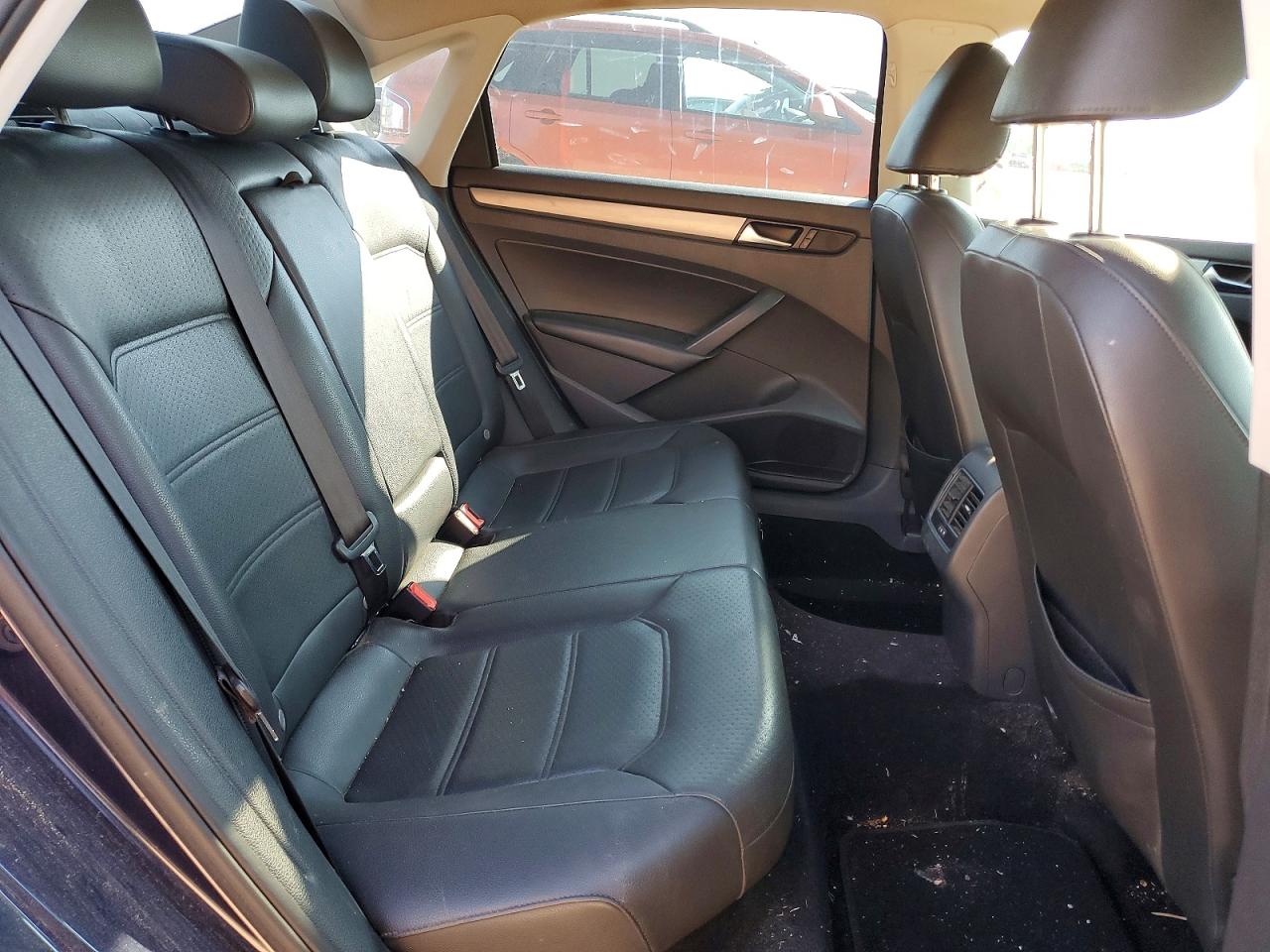 2014 Volkswagen Passat Se Blue vin: 1VWBS7A34EC054604