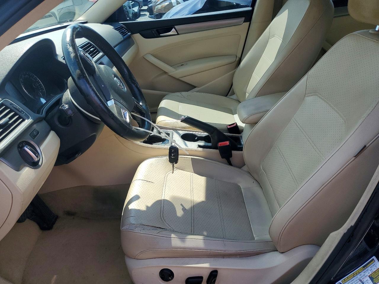 2014 Volkswagen Passat Se Blue vin: 1VWBS7A34EC094553