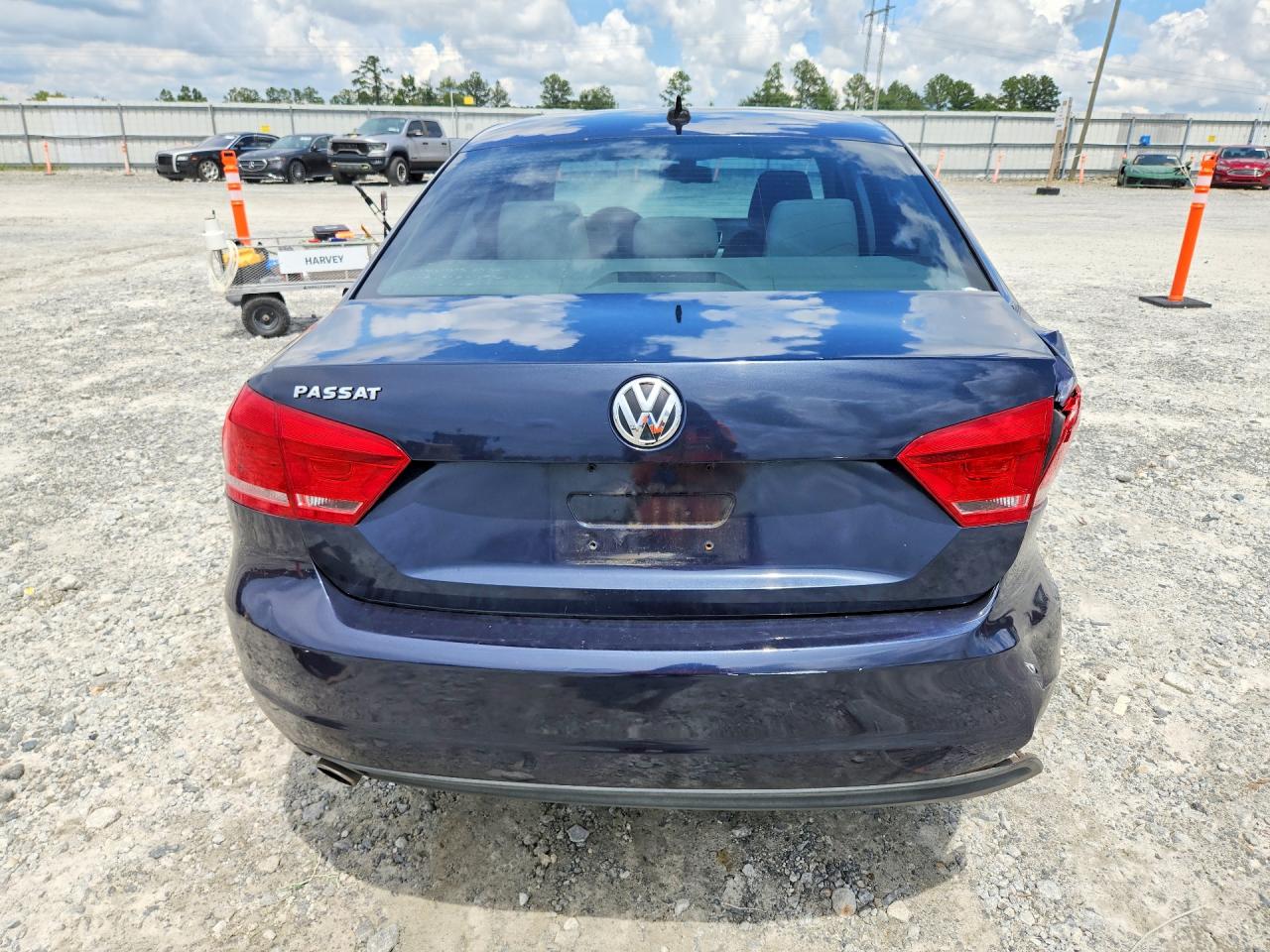 2014 Volkswagen Passat Se Blue vin: 1VWBS7A34EC094553