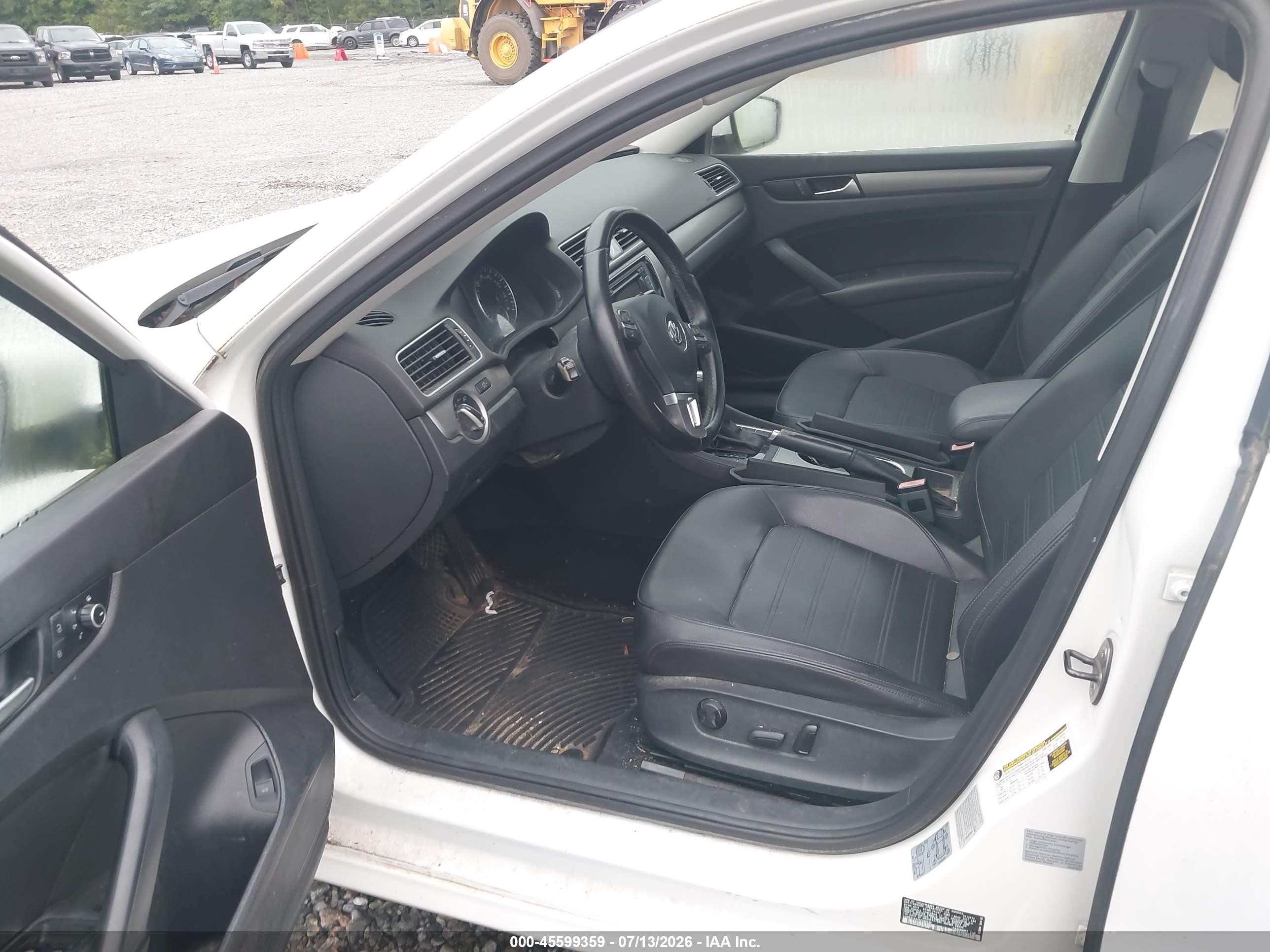 2015 Volkswagen Passat 1.8t Se White vin: 1VWBS7A34FC008305