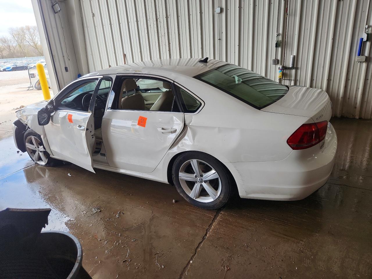2015 Volkswagen Passat Se White vin: 1VWBS7A34FC023662