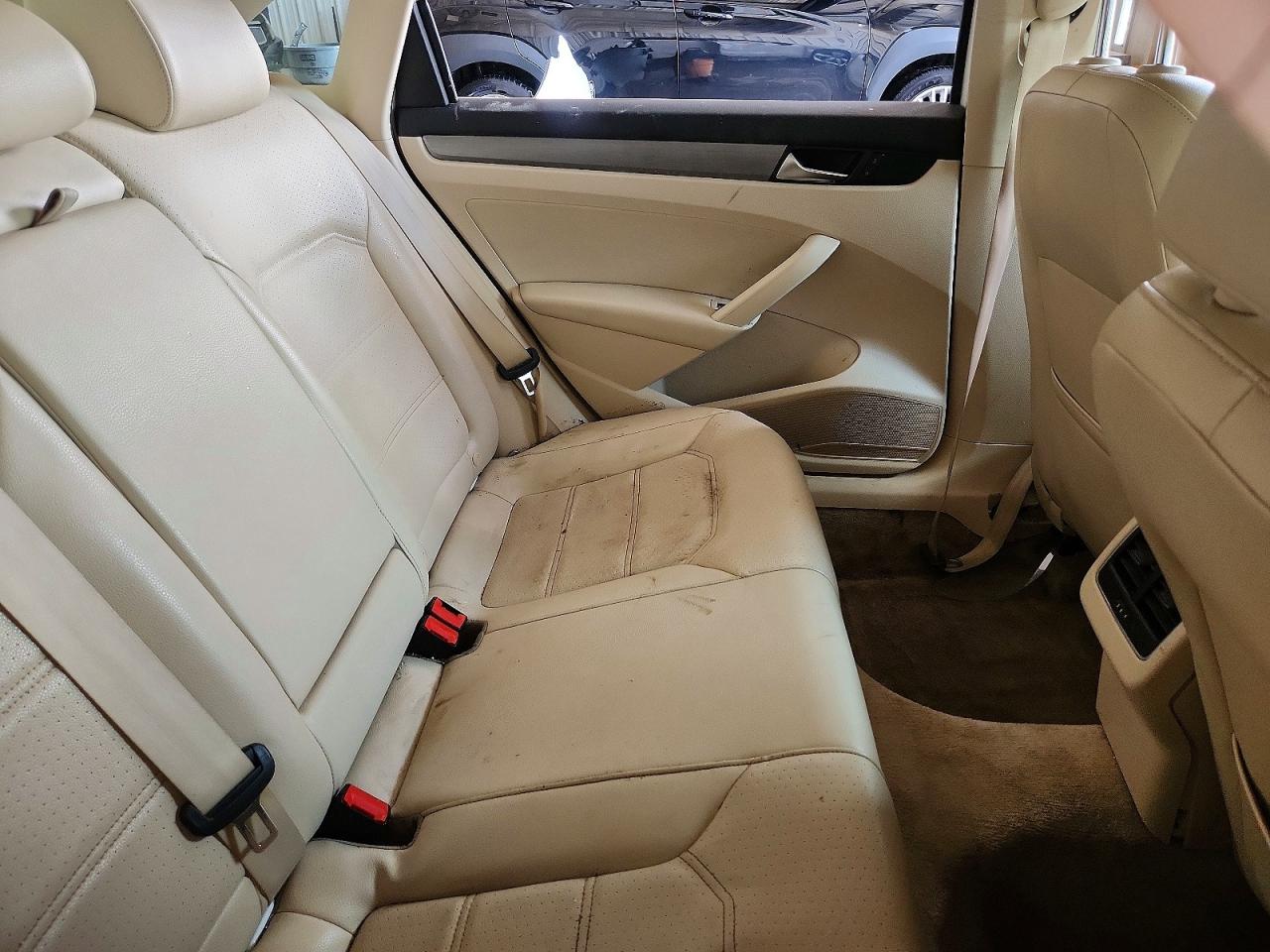 2015 Volkswagen Passat Se White vin: 1VWBS7A34FC023662