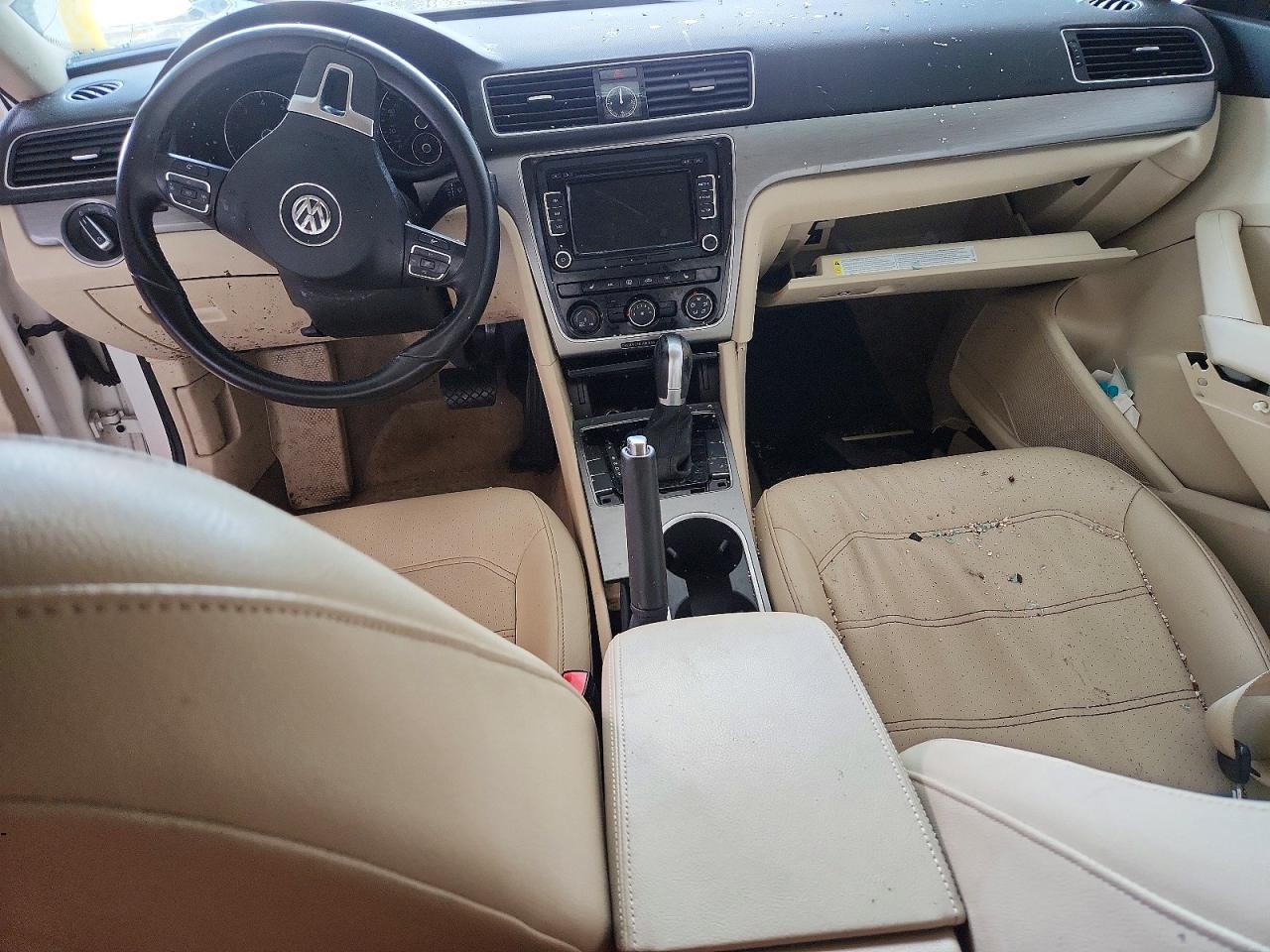 2015 Volkswagen Passat Se White vin: 1VWBS7A34FC023662