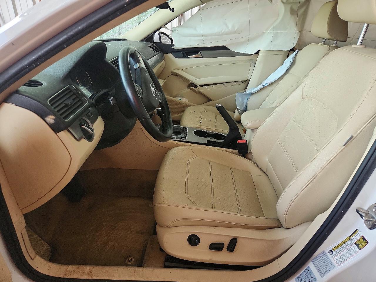 2015 Volkswagen Passat Se White vin: 1VWBS7A34FC023662