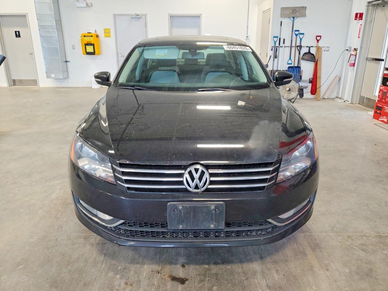 2015 Volkswagen Passat Se Black vin: 1VWBS7A34FC052577