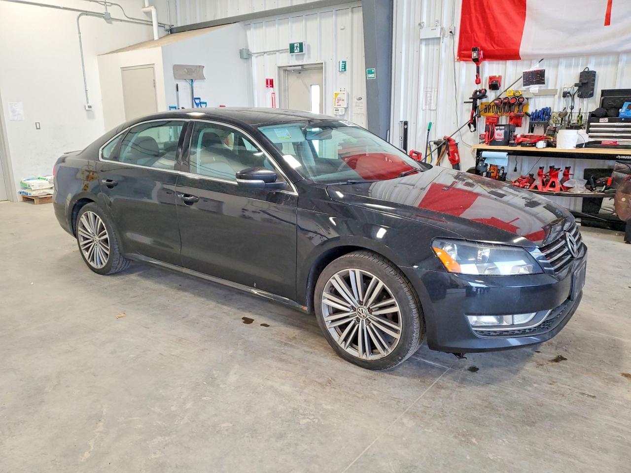 2015 Volkswagen Passat Se Black vin: 1VWBS7A34FC052577