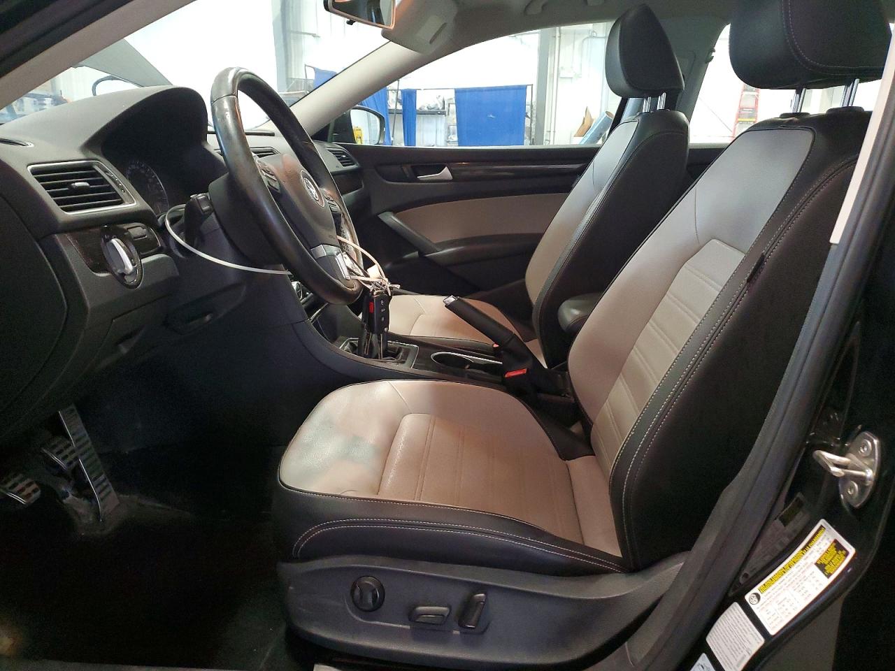 2015 Volkswagen Passat Se Black vin: 1VWBS7A34FC052577