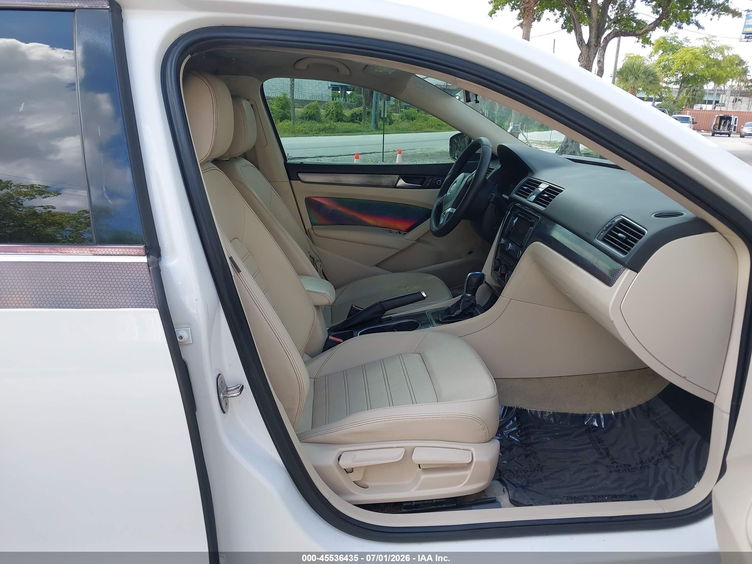 2015 Volkswagen Passat 1.8t Se White vin: 1VWBS7A34FC065152