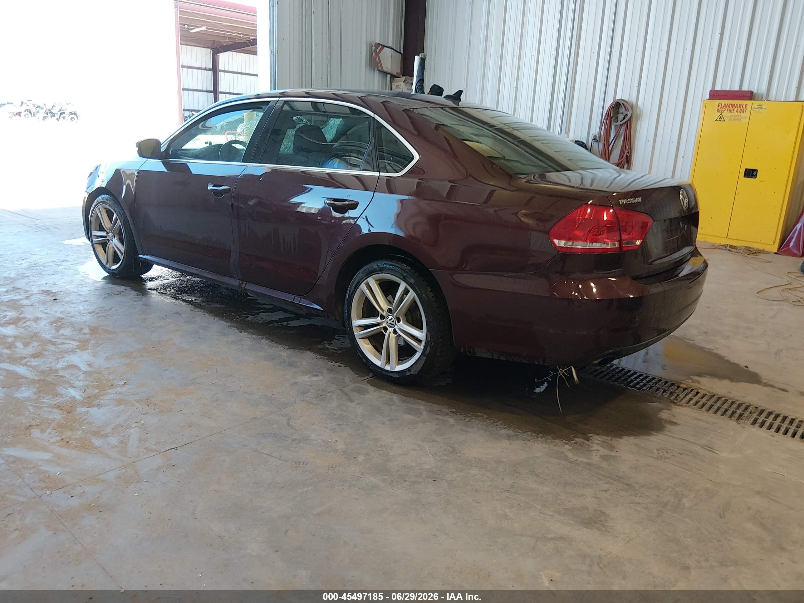 2014 Volkswagen Passat 1.8t Se Brown vin: 1VWBS7A35EC052103