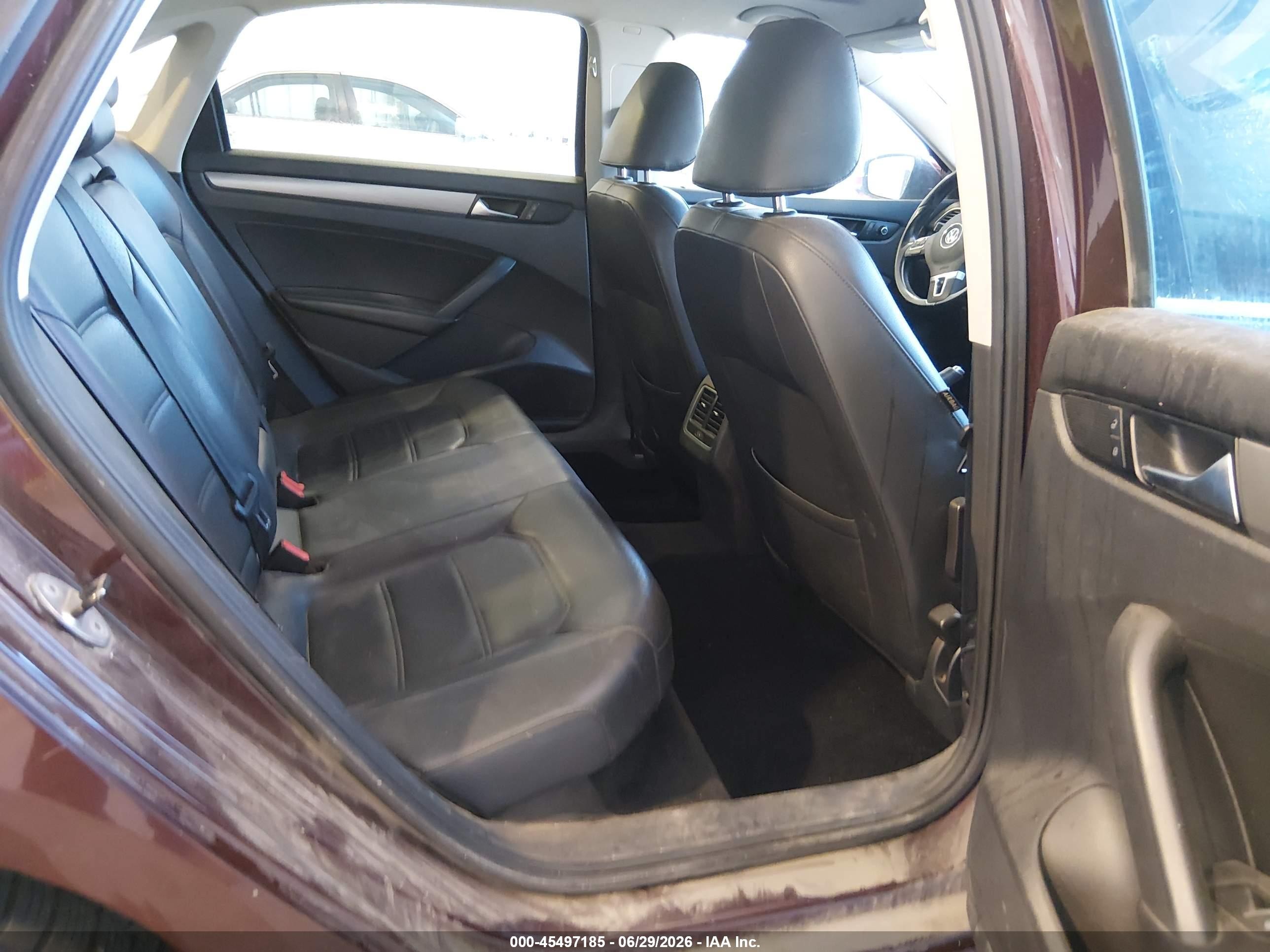 2014 Volkswagen Passat 1.8t Se Brown vin: 1VWBS7A35EC052103