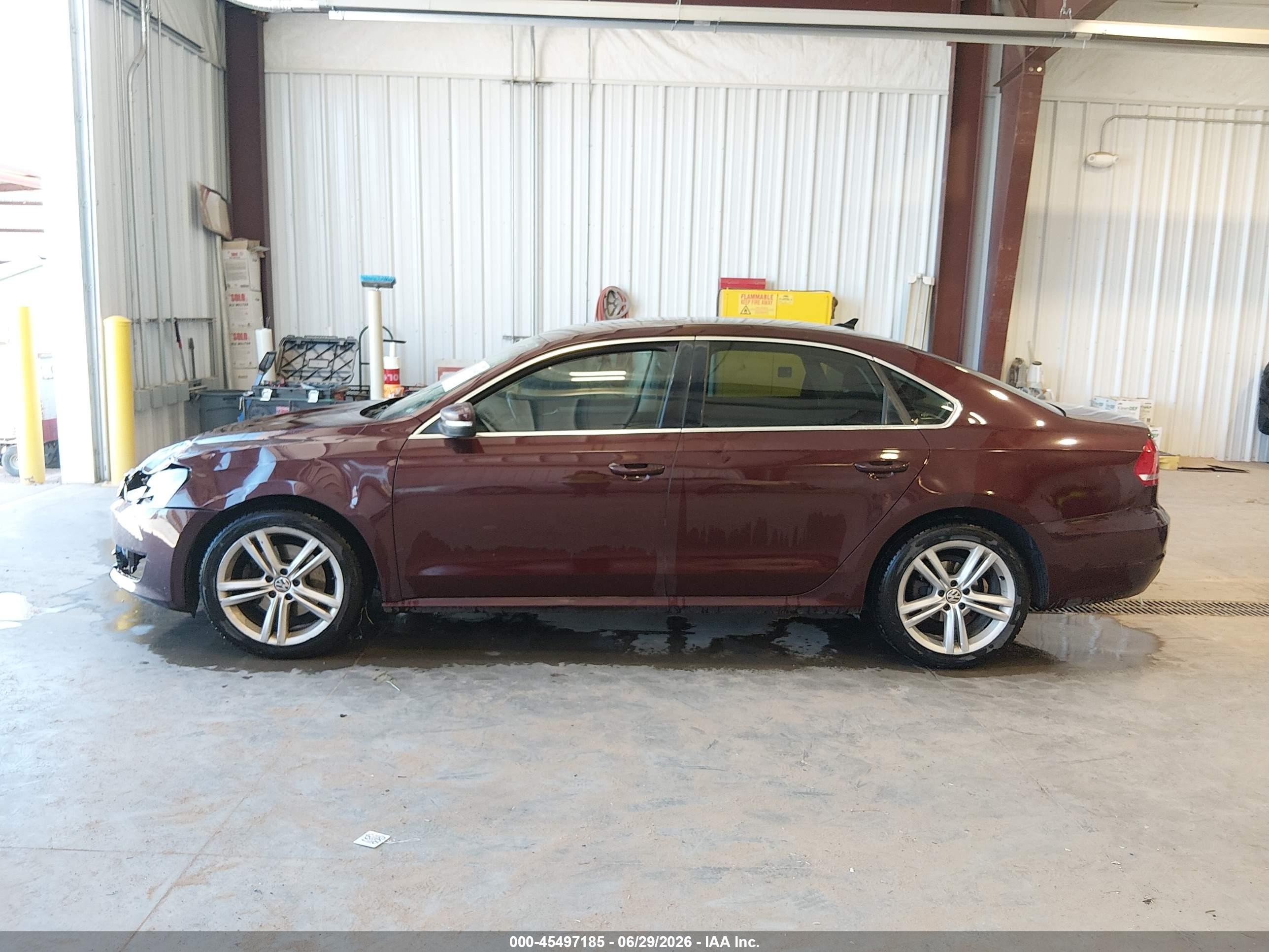 2014 Volkswagen Passat 1.8t Se Brown vin: 1VWBS7A35EC052103