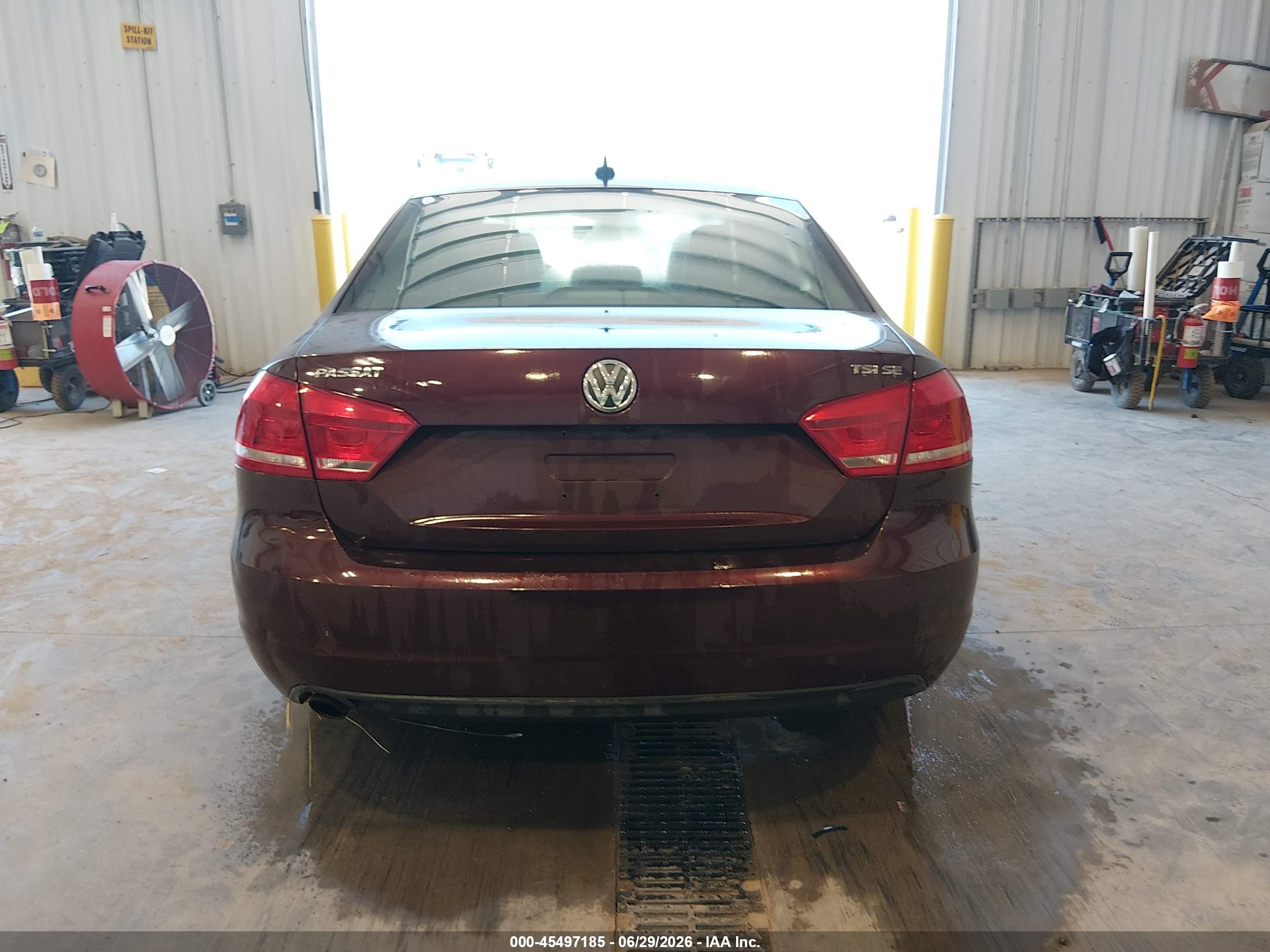 2014 Volkswagen Passat 1.8t Se Brown vin: 1VWBS7A35EC052103