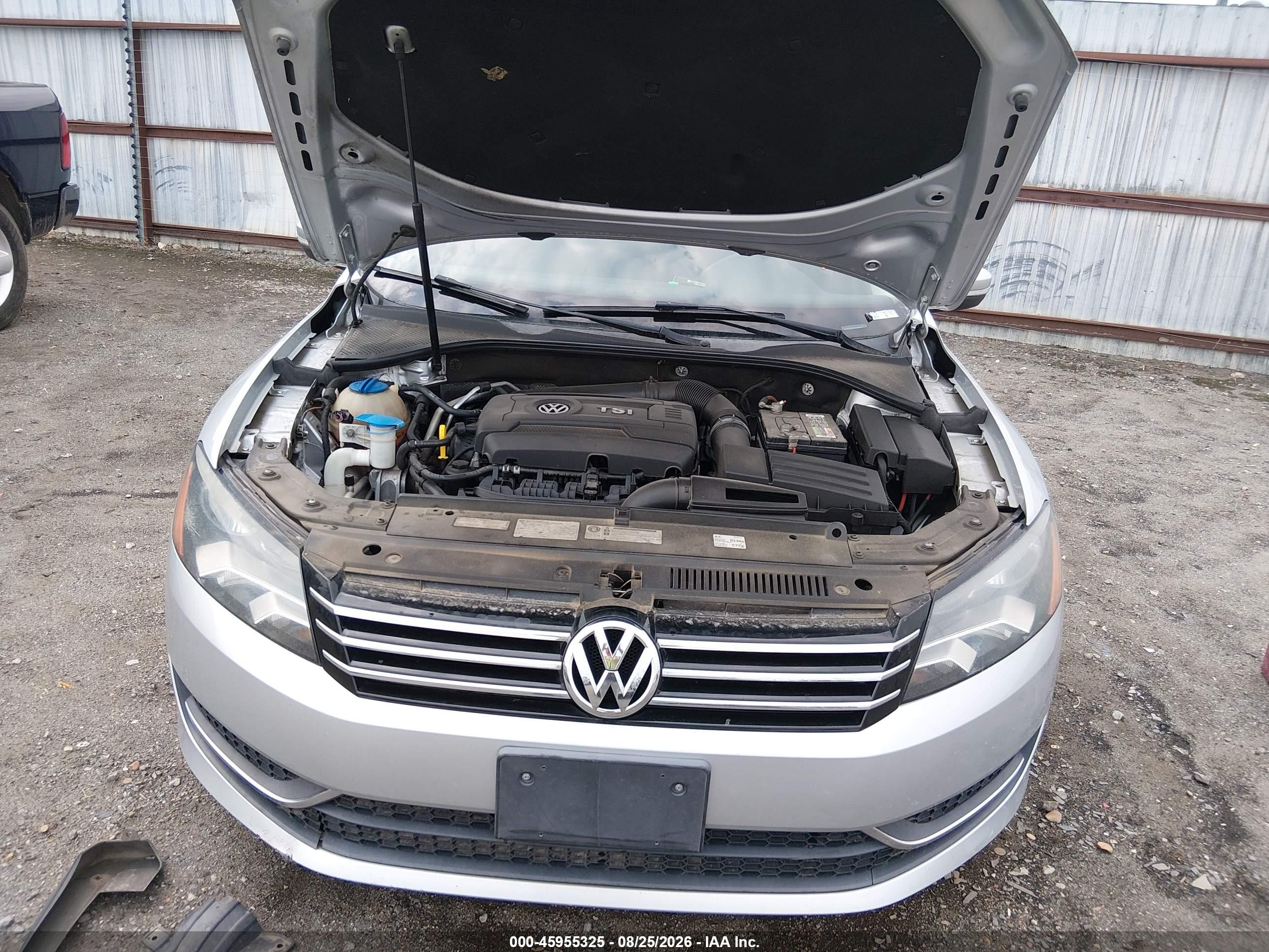 2014 Volkswagen Passat 1.8t Se Silver vin: 1VWBS7A35EC058435