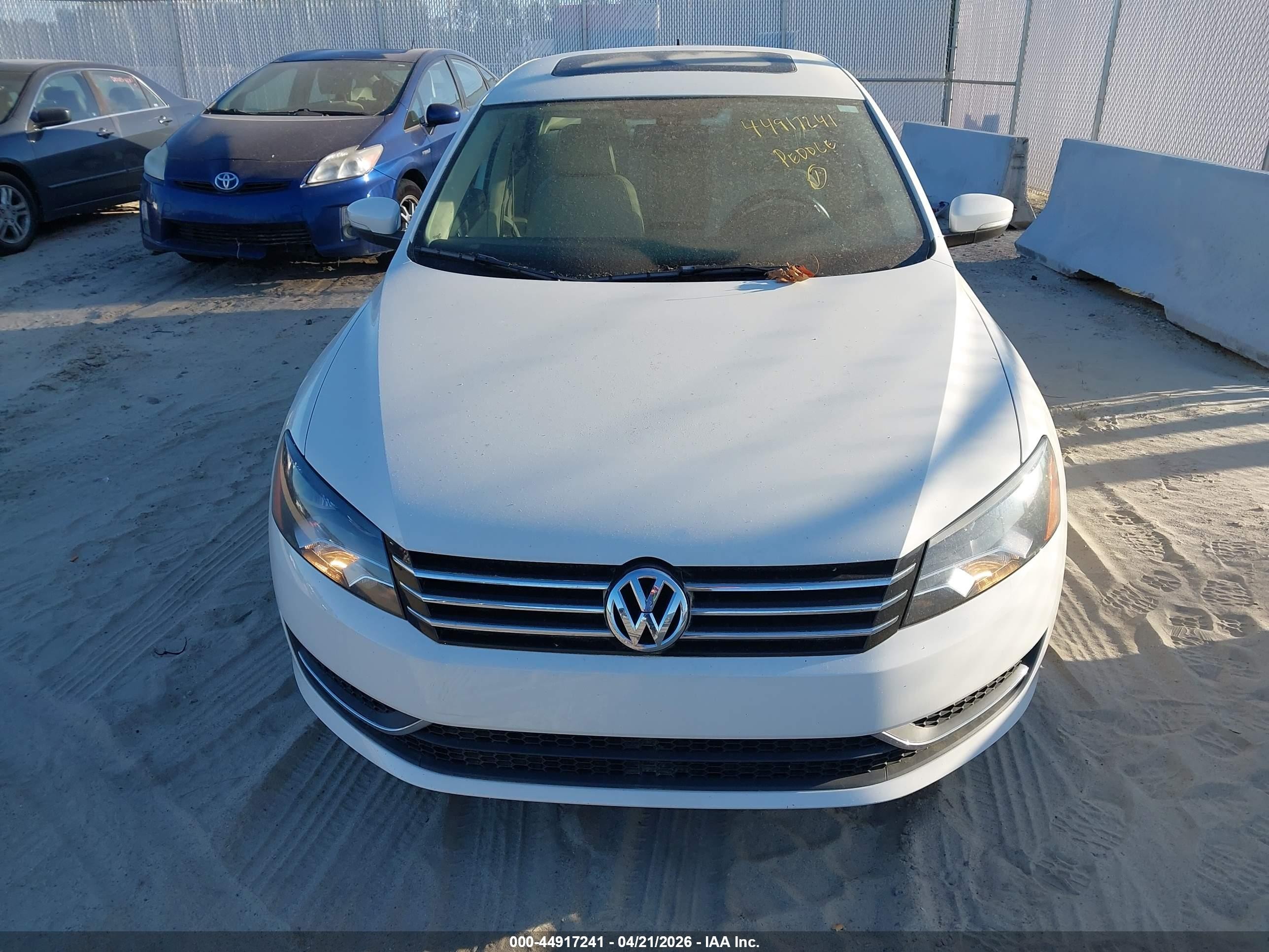 2014 Volkswagen Passat 1.8t Se White vin: 1VWBS7A35EC111778