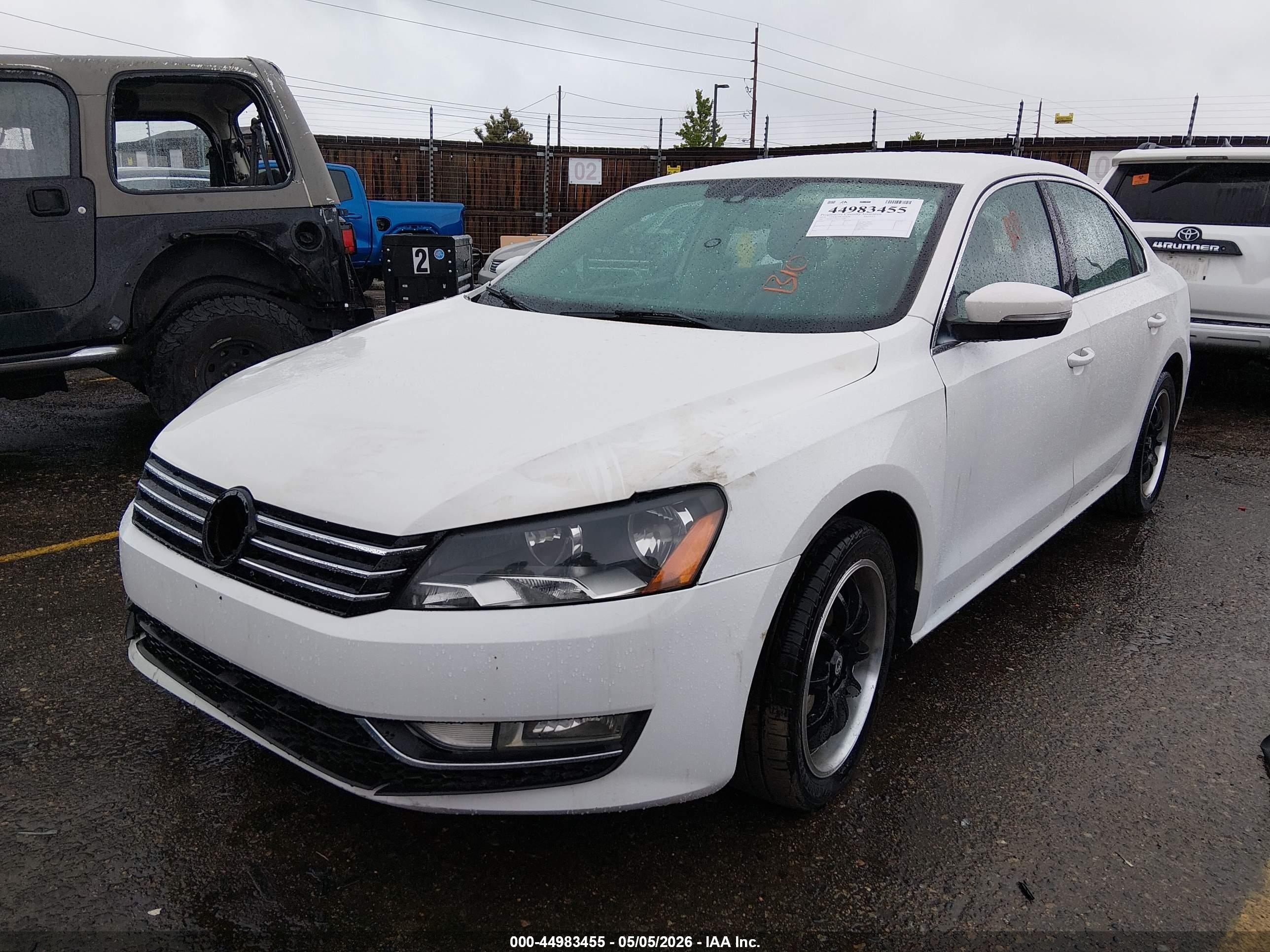 2014 Volkswagen Passat 1.8t Se Белый vin: 1VWBS7A35EC115488