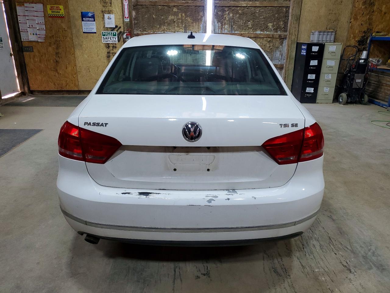 2015 Volkswagen Passat Se White vin: 1VWBS7A35FC042124