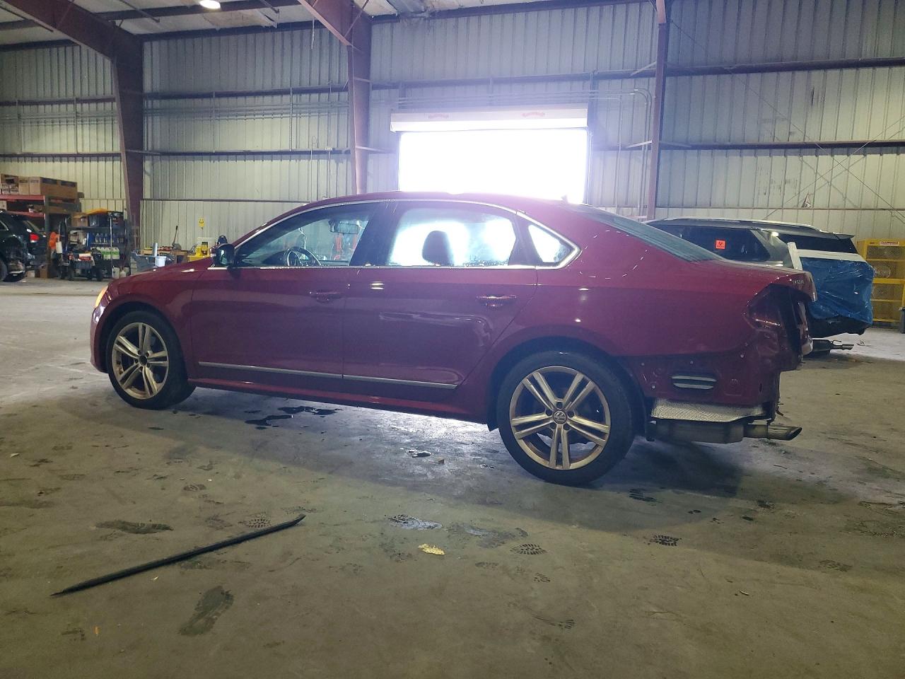 2015 Volkswagen Passat Se Red vin: 1VWBS7A35FC064611