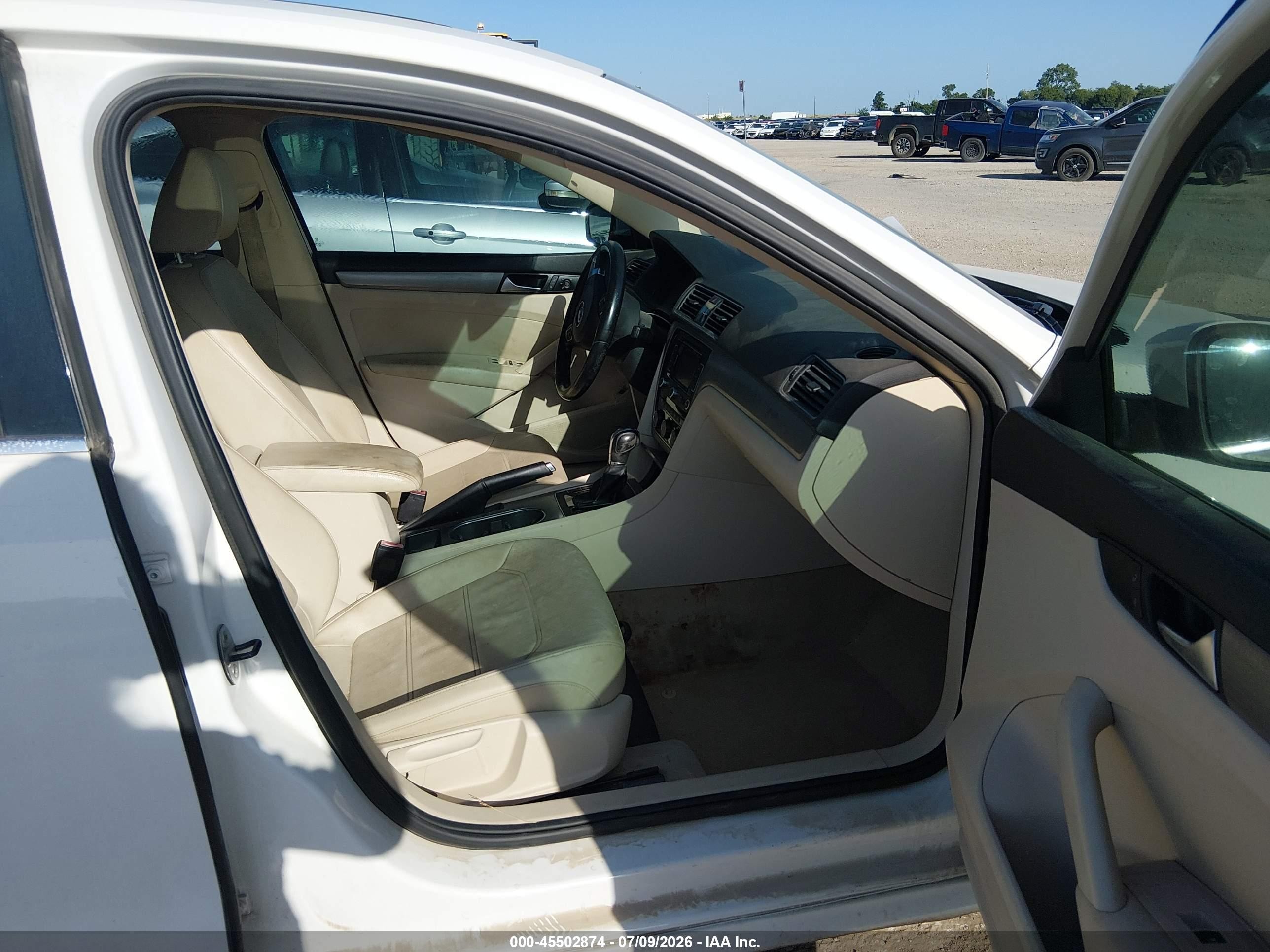 2014 Volkswagen Passat 1.8t Se White vin: 1VWBS7A36EC046214