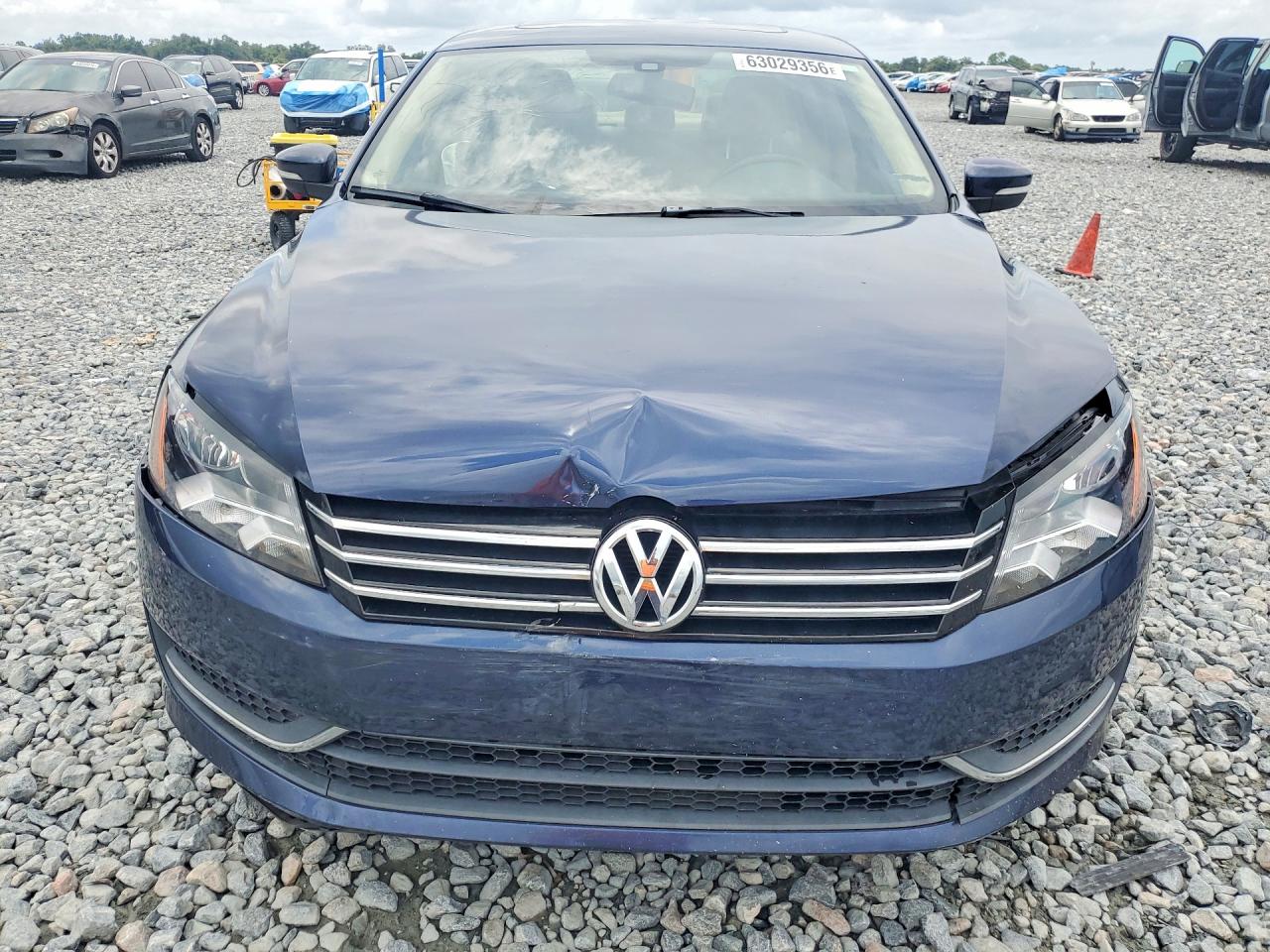 2014 Volkswagen Passat Se Blue vin: 1VWBS7A36EC093629
